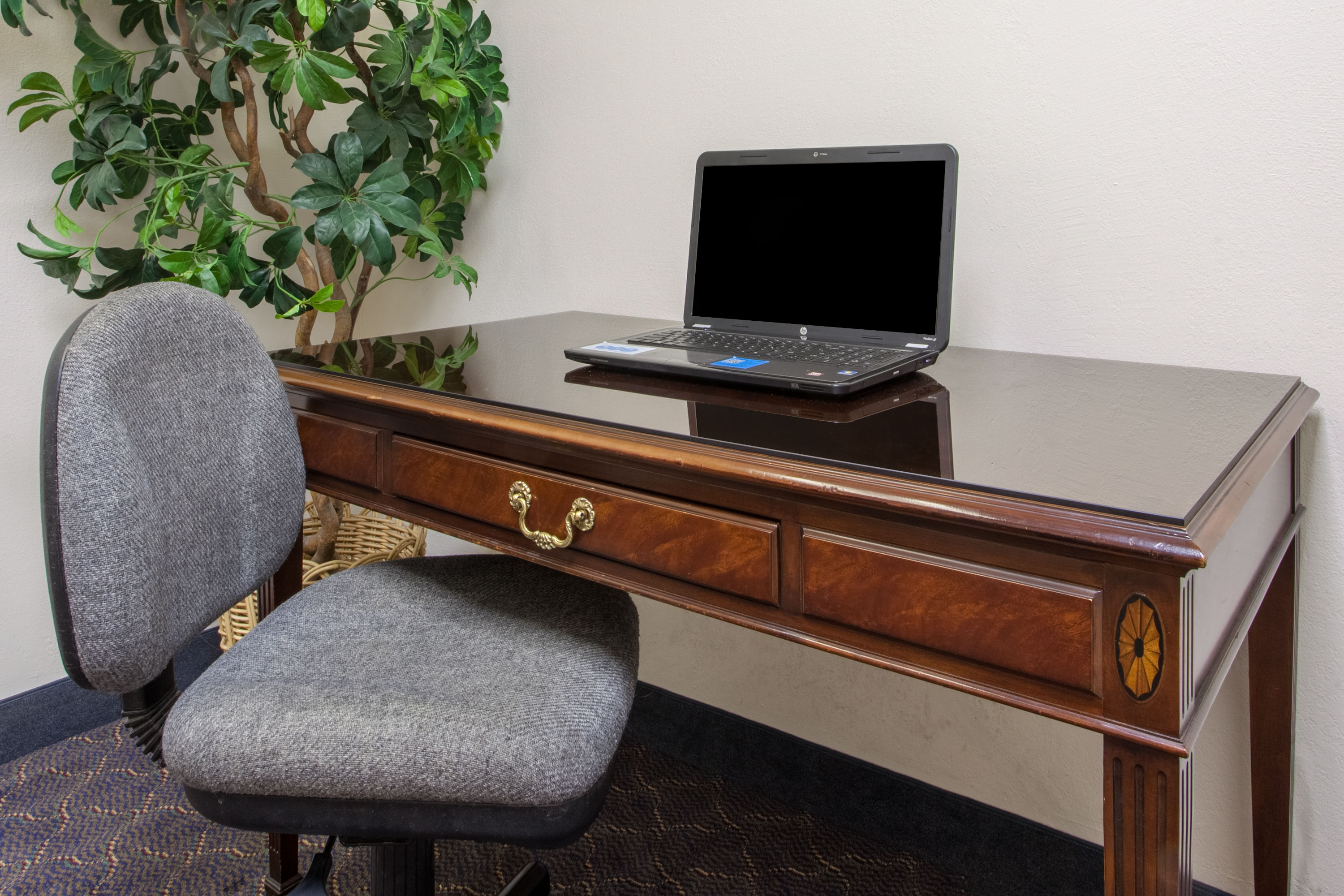 Howard Johnson Plaza By Wyndham Yakima Yakima Wa Hotels
