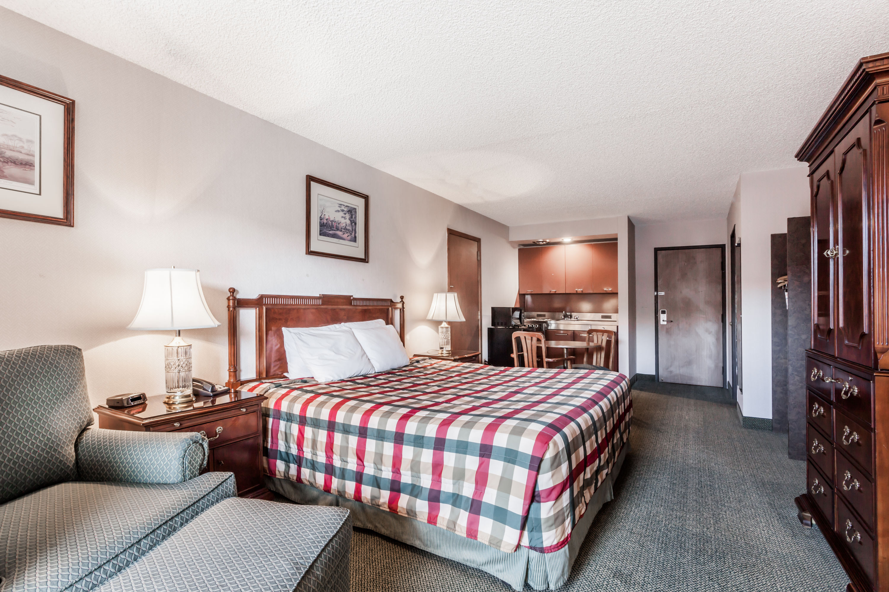 Howard Johnson Plaza By Wyndham Yakima Yakima Wa Hotels
