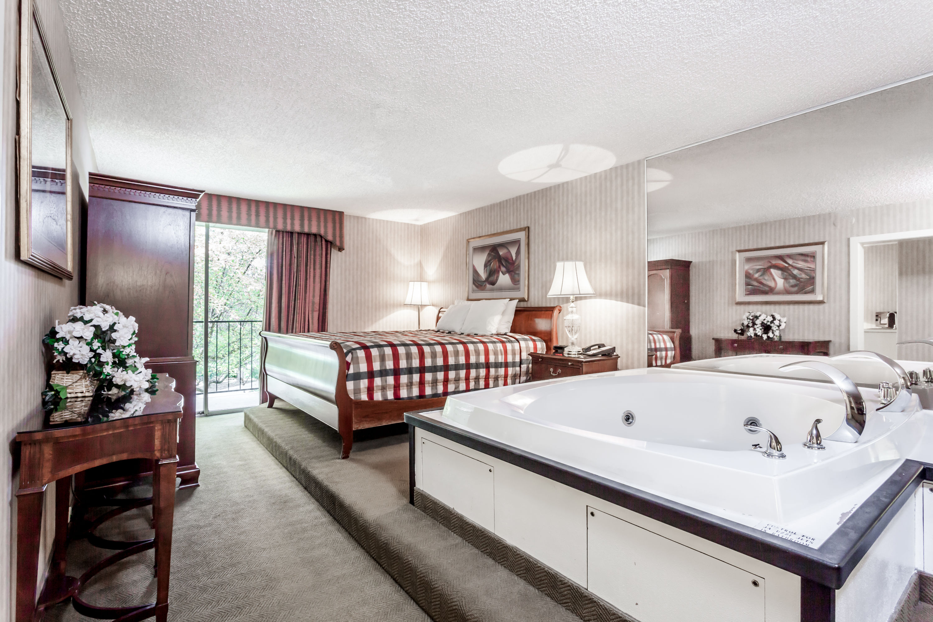 Howard Johnson Plaza By Wyndham Yakima Yakima Wa Hotels