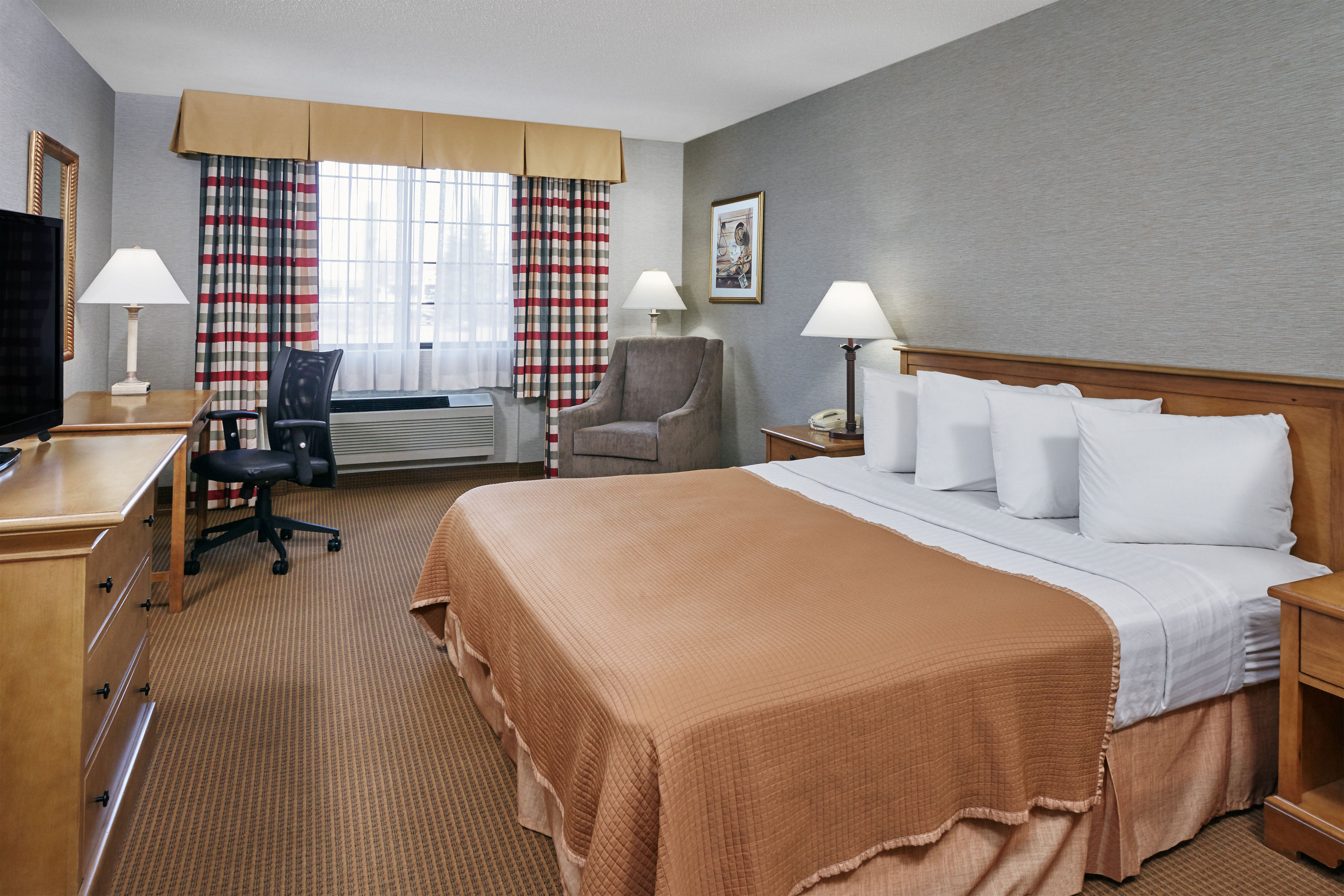 Howard Johnson Plaza By Wyndham Madison Madison Wi Hotels