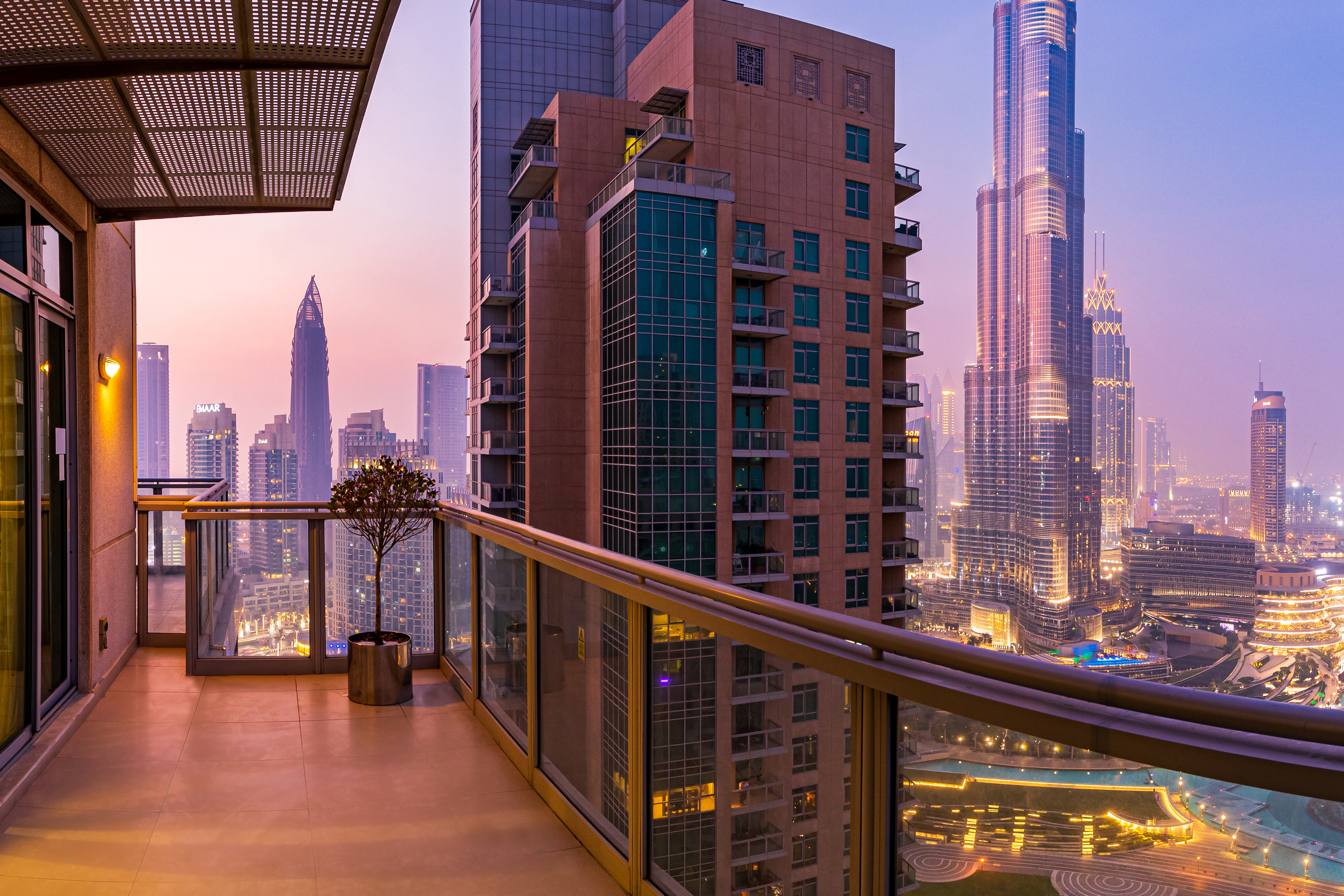 Guest room at the Wyndham Downtown Dubai in Dubai, Other than US/Canada