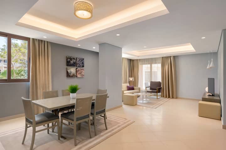 Guest room at the Wyndham Residences The Palm in Dubai, Other than US/Canada