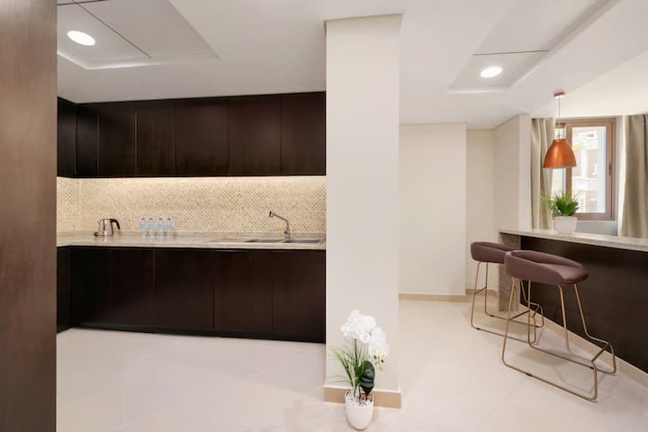 Guest room at the Wyndham Residences The Palm in Dubai, Other than US/Canada