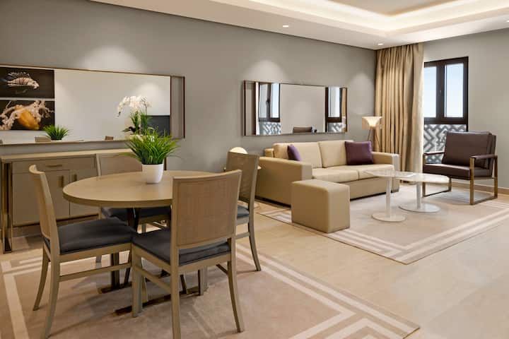 Guest room at the Wyndham Residences The Palm in Dubai, Other than US/Canada