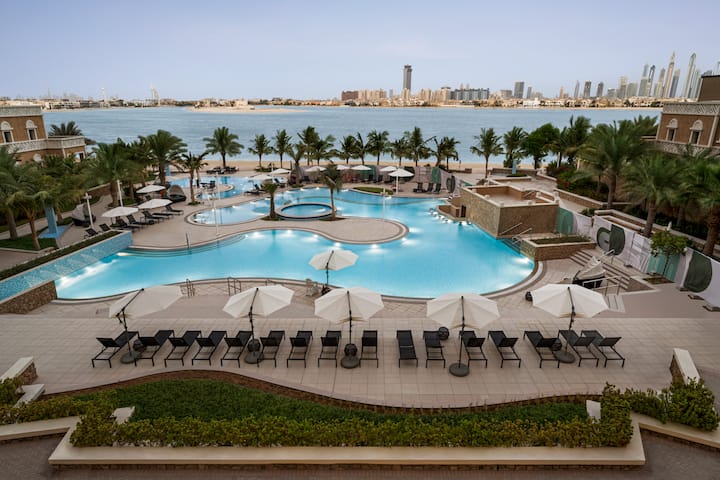 Pool at the Wyndham Residences The Palm in Dubai, Other than US/Canada