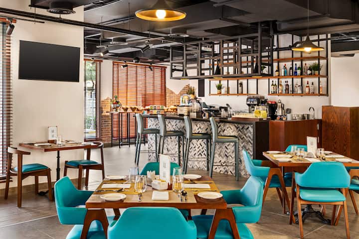 Wyndham Residences The Palm restaurant in Dubai, Other than US/Canada