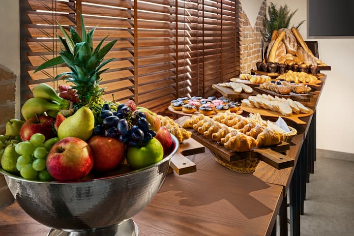 Wyndham Residences The Palm restaurant in Dubai, Other than US/Canada
