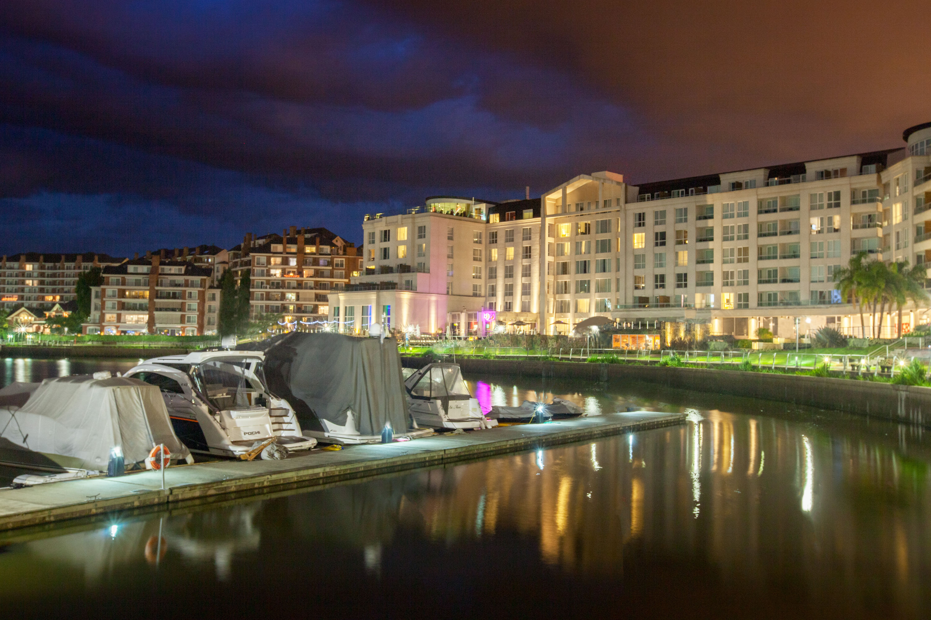 Exterior Night Image of Wyndham Nordelta Tigre Buenos Aires hotel in Tigre, Other than US/Canada