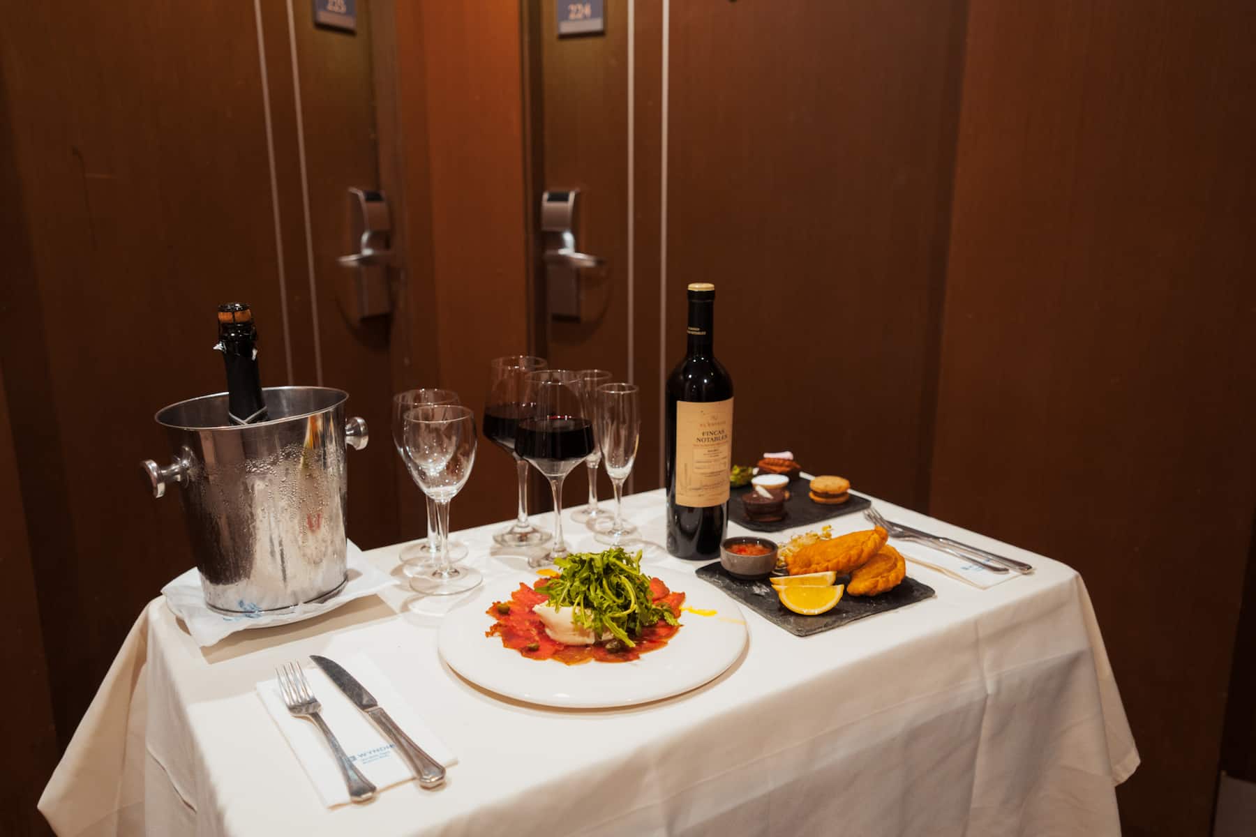 Wyndham Nordelta Tigre Buenos Aires restaurant in Tigre, Other than US/Canada