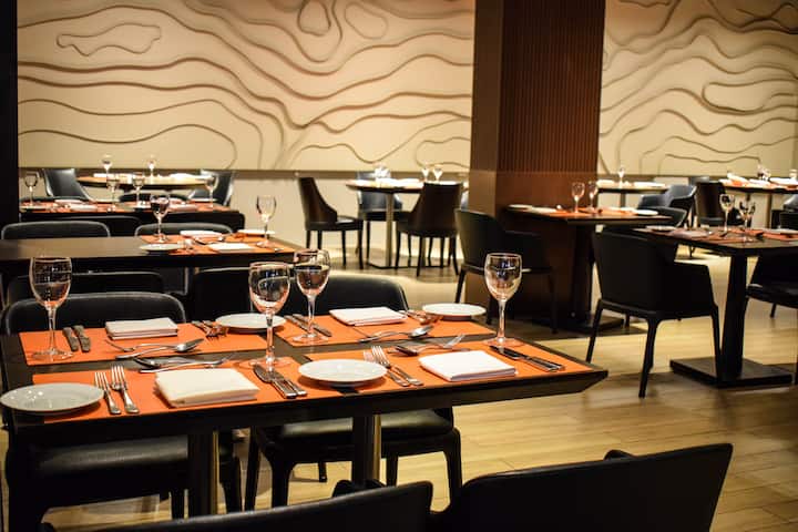Wyndham Nordelta Tigre Buenos Aires restaurant in Tigre, Other than US/Canada