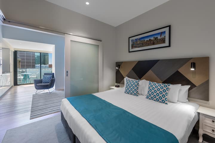 Wyndham Hotel Melbourne suite in Melbourne, Other than US/Canada