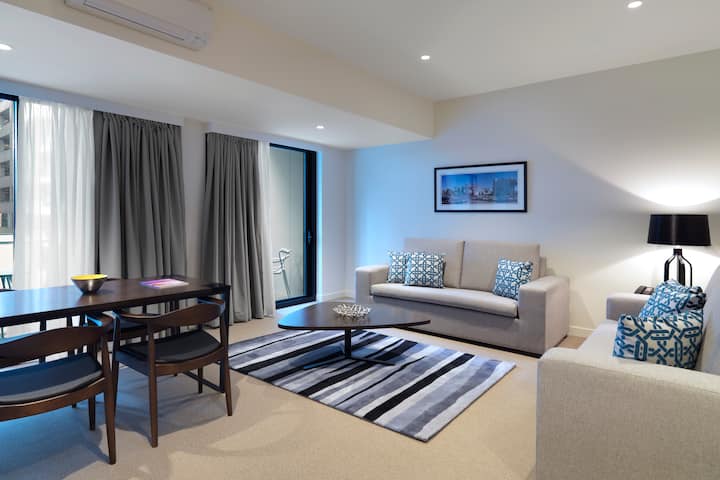 Wyndham Hotel Melbourne suite in Melbourne, Other than US/Canada