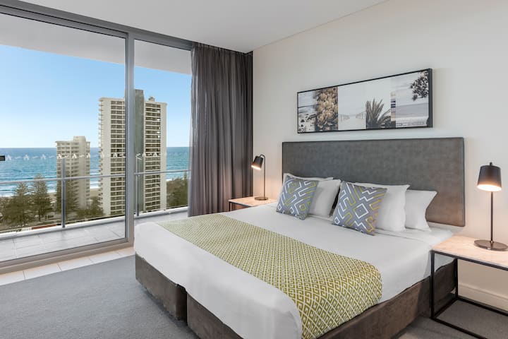 Guest room at the Wyndham Hotel Surfers Paradise in Surfers Paradise, Other than US/Canada