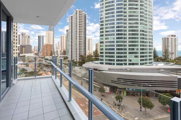 Guest room at the Wyndham Hotel Surfers Paradise in Surfers Paradise, Other than US/Canada
