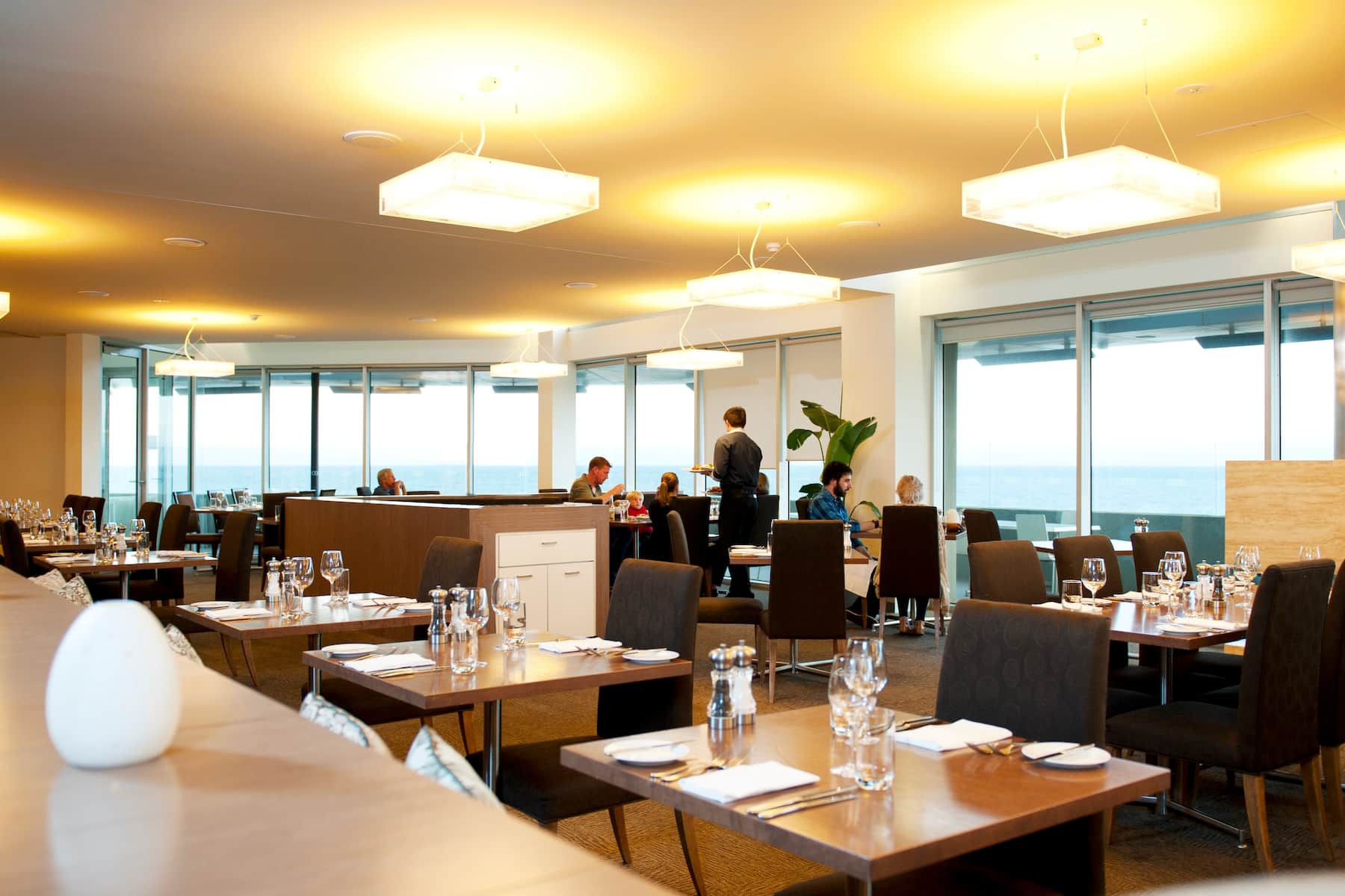 Wyndham Resort Torquay restaurant in Torquay, Other than US/Canada
