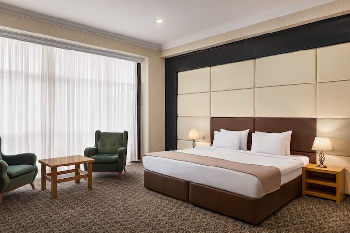 Wyndham Baku suite in Baku, Other than US/Canada