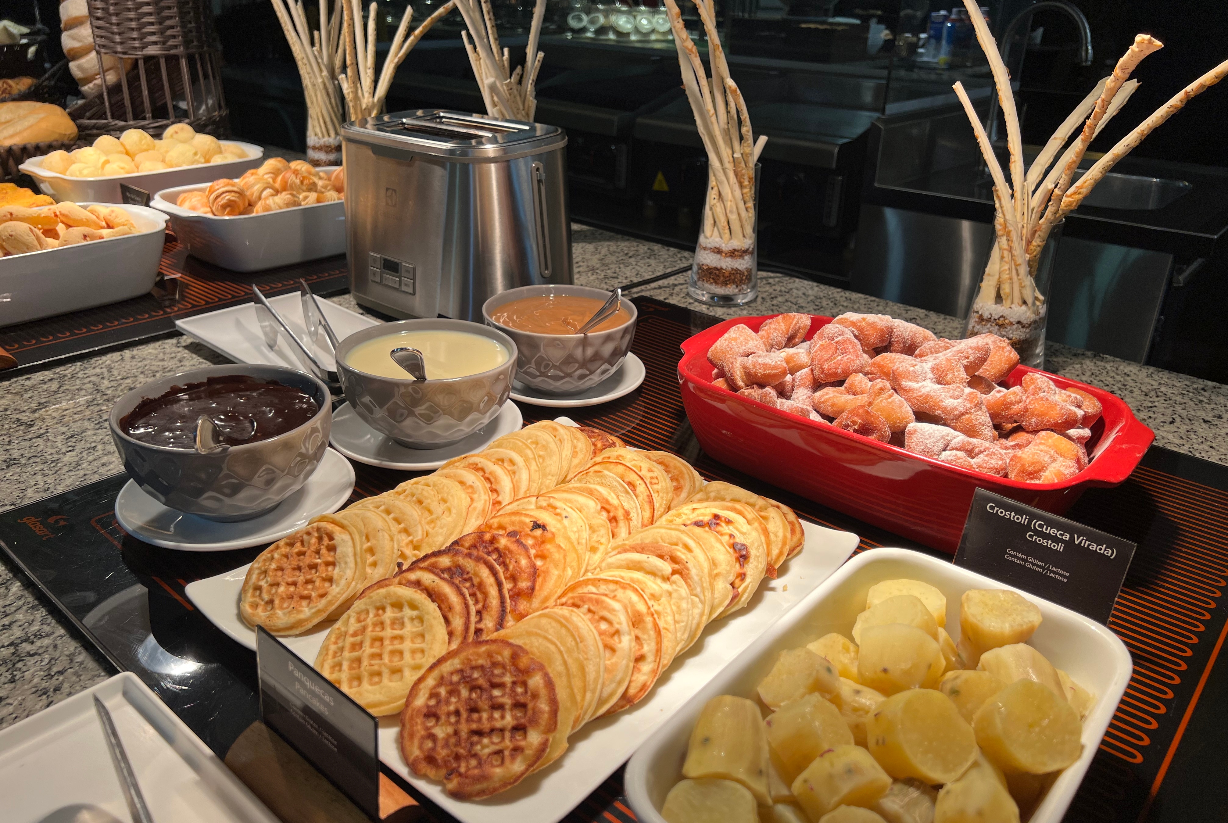 Wyndham Foz do Iguacu restaurant in Foz do Iguacu, Other than US/Canada