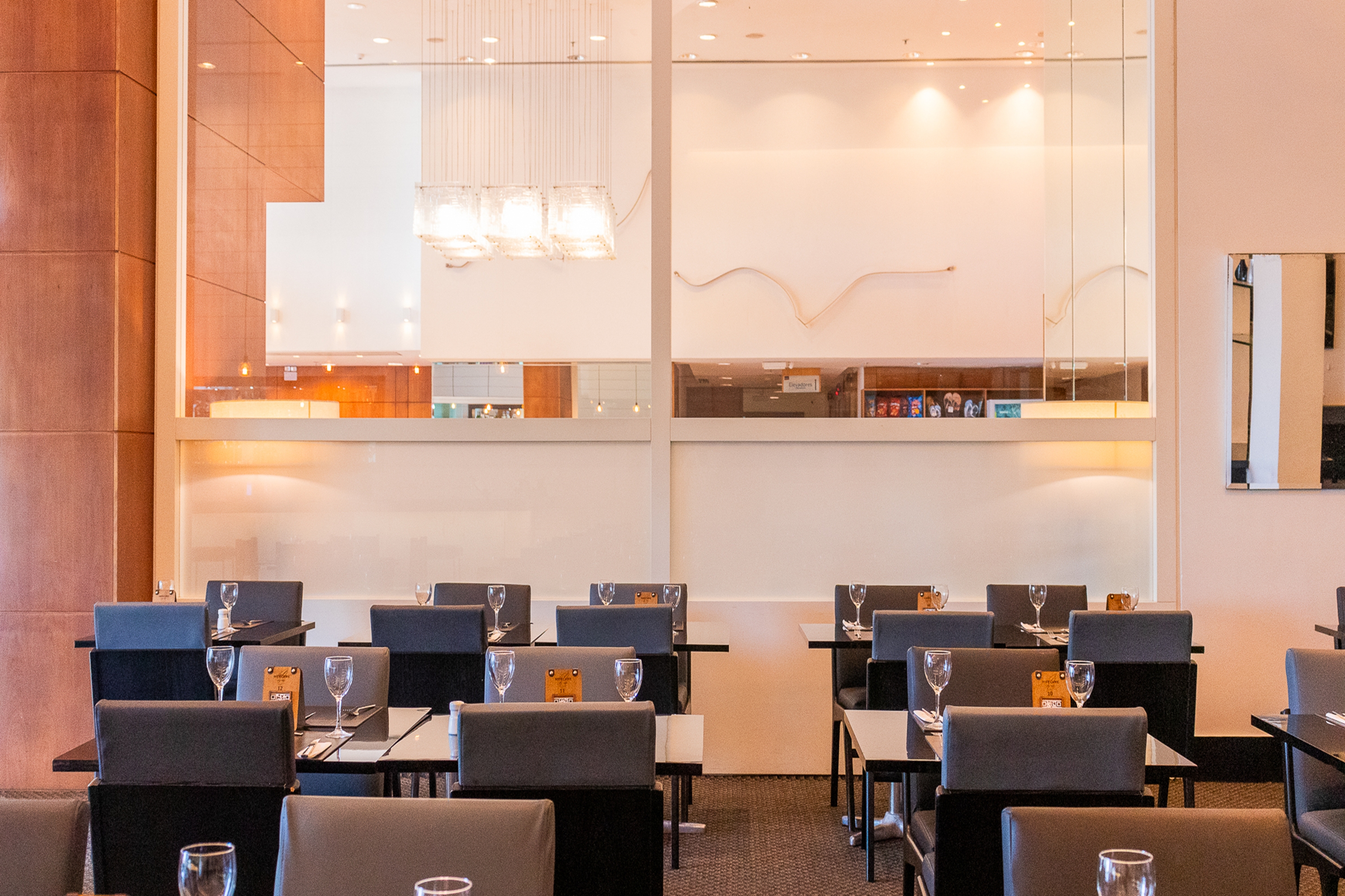Wyndham Macae restaurant in Macae, Other than US/Canada