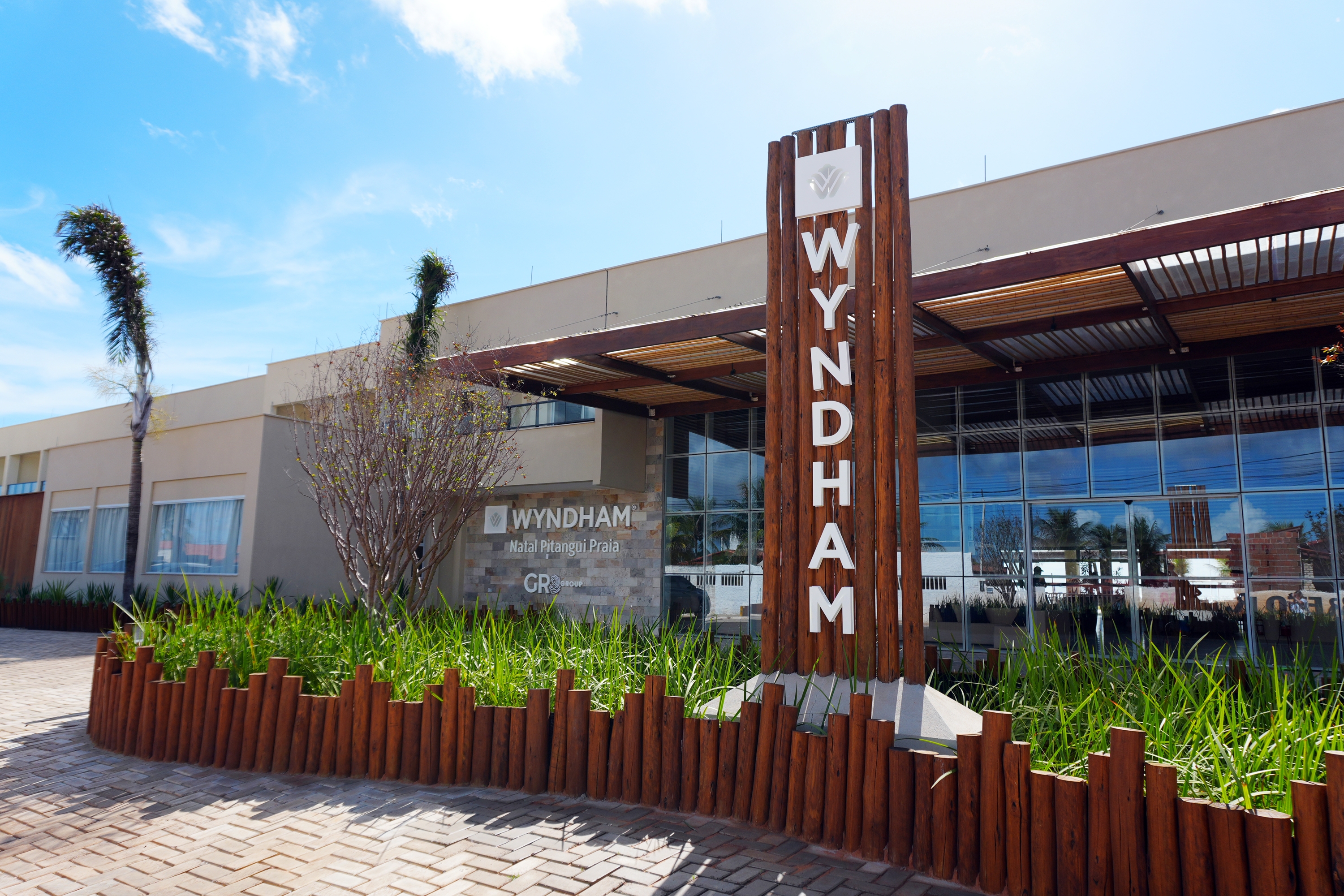 Exterior of Wyndham Natal Pitangui Praia hotel in Natal, Other than US/Canada