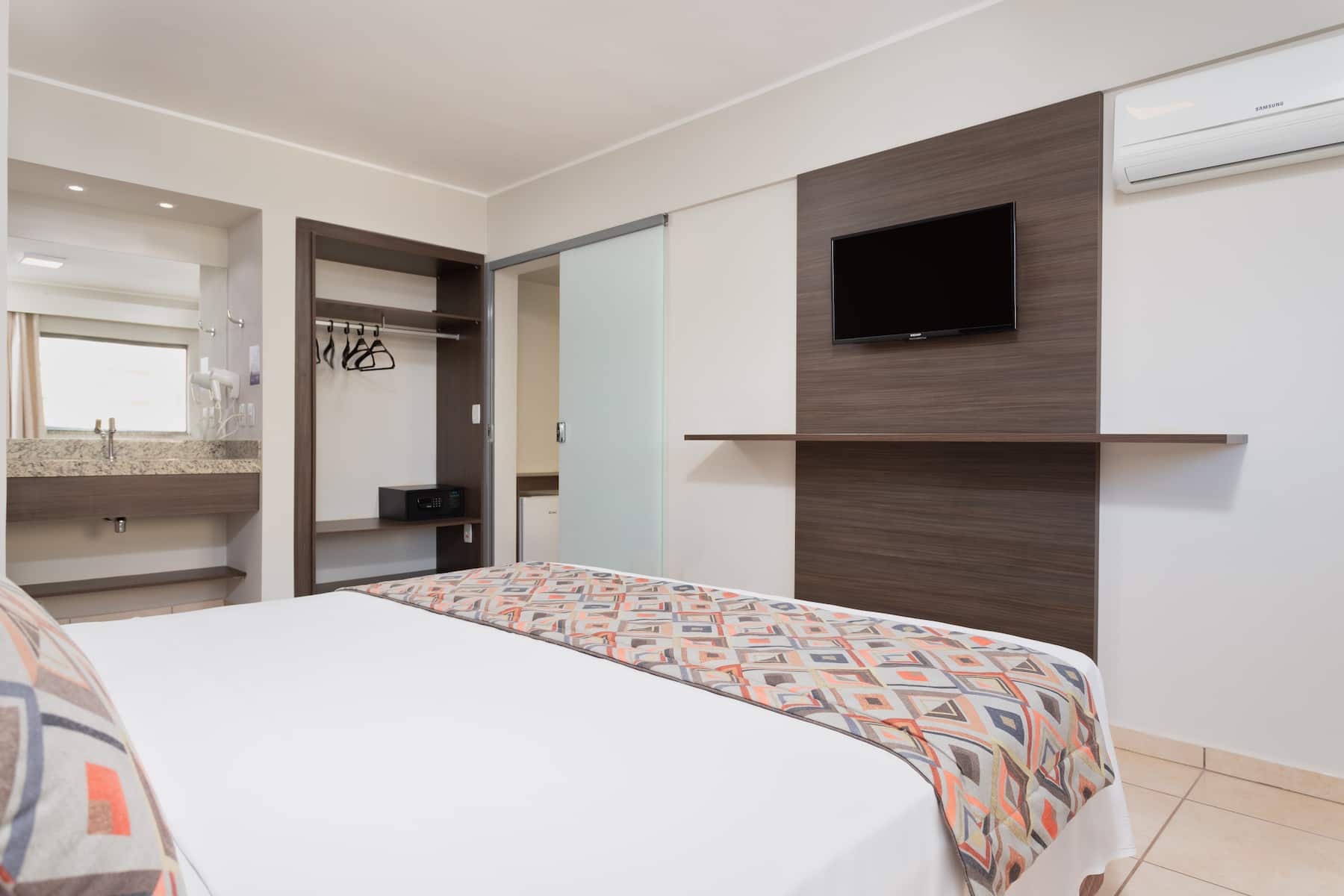 Guest room at the Wyndham Olimpia Royal Hotel in Olimpia, Other than US/Canada