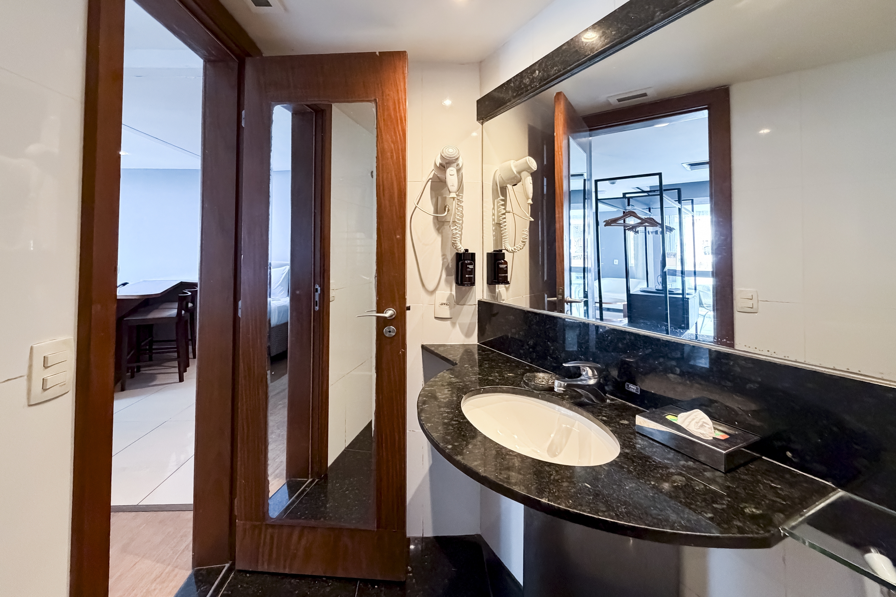 Guest room bath at the Wyndham Rio Barra in Rio de Janeiro, Other than US/Canada
