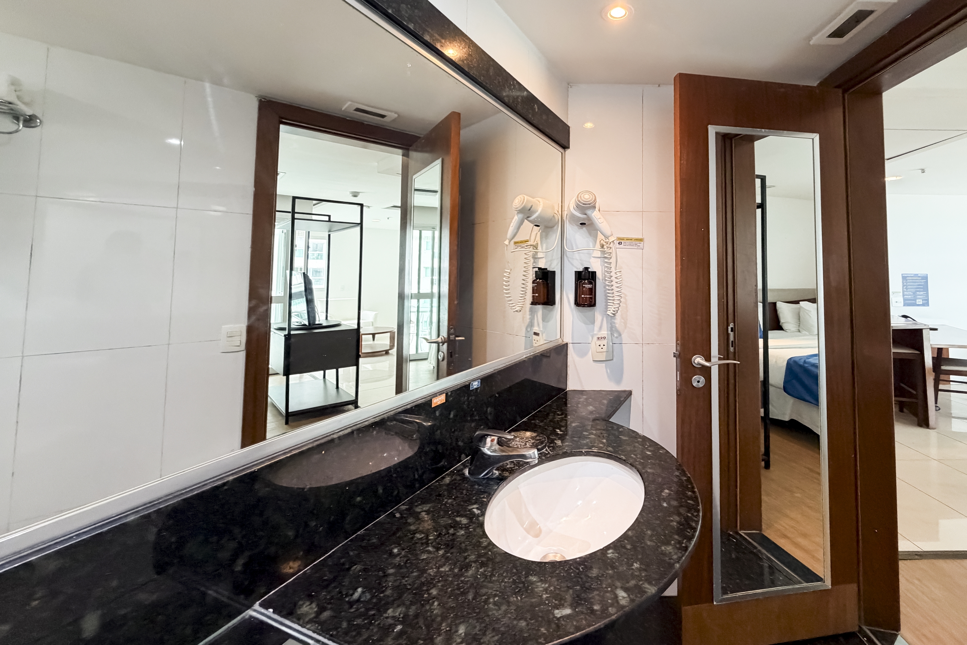 Guest room bath at the Wyndham Rio Barra in Rio de Janeiro, Other than US/Canada