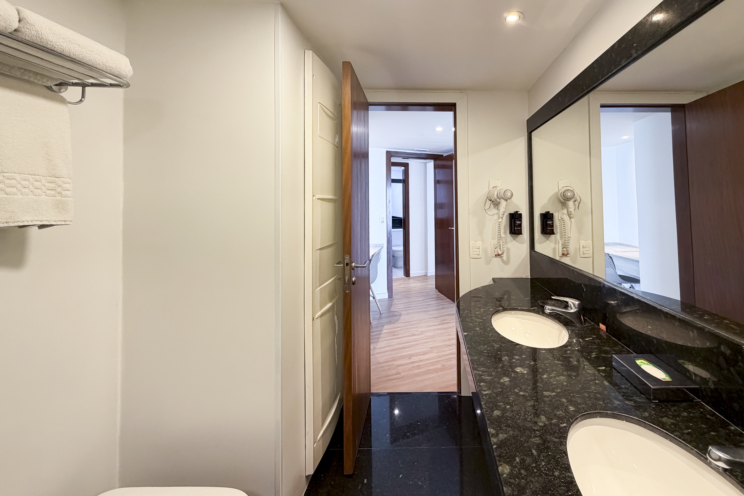 Guest room bath at the Wyndham Rio Barra in Rio de Janeiro, Other than US/Canada