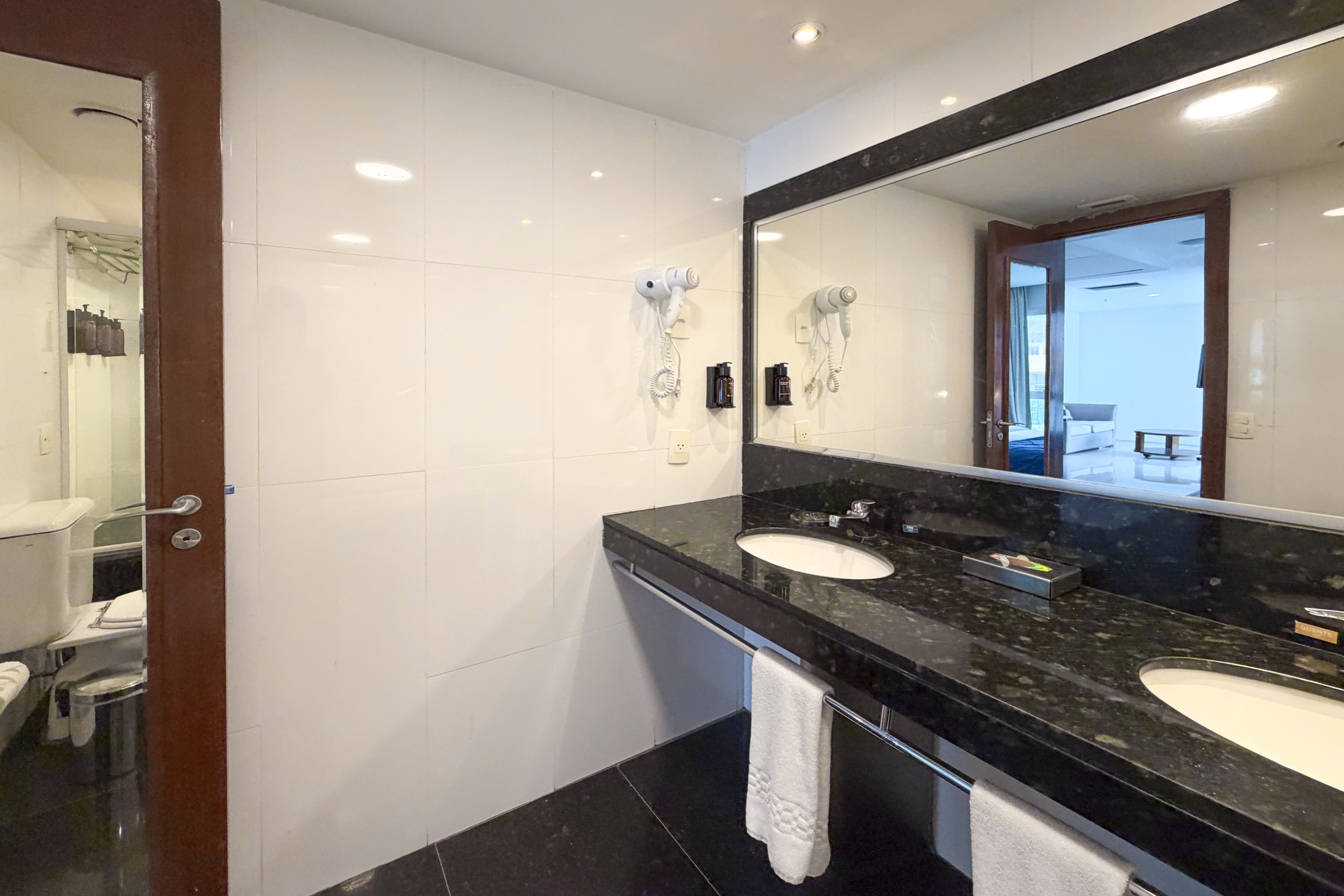 Guest room bath at the Wyndham Rio Barra in Rio de Janeiro, Other than US/Canada