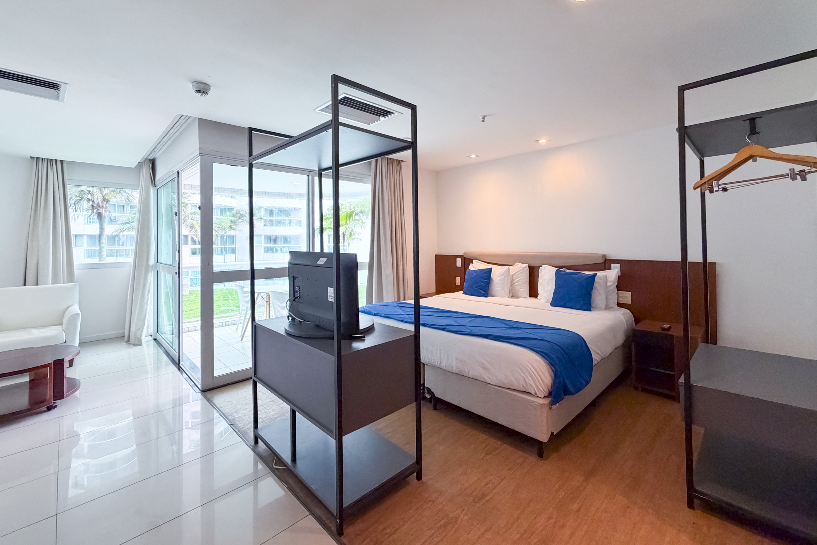 Guest room at the Wyndham Rio Barra in Rio de Janeiro, Other than US/Canada