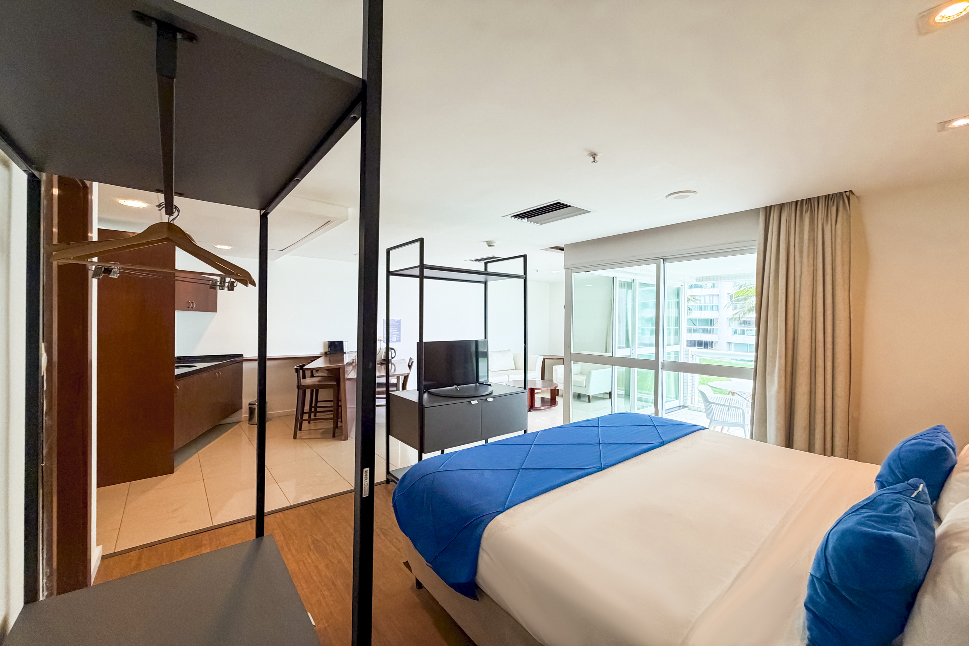 Guest room at the Wyndham Rio Barra in Rio de Janeiro, Other than US/Canada