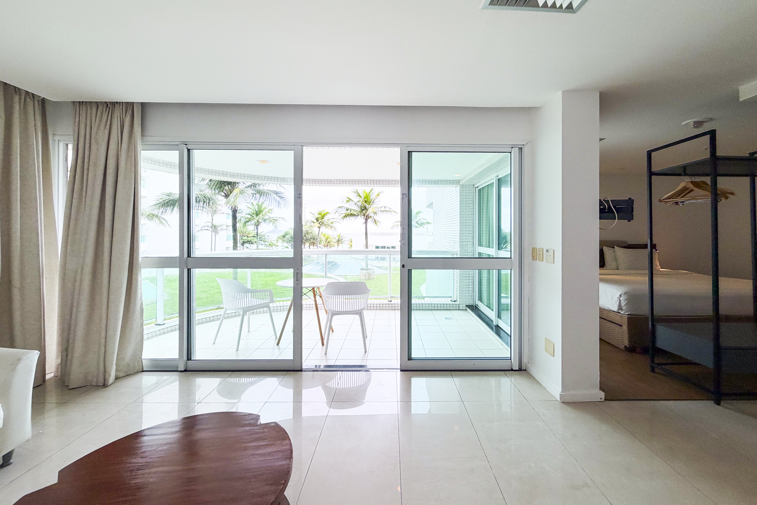 Guest room at the Wyndham Rio Barra in Rio de Janeiro, Other than US/Canada