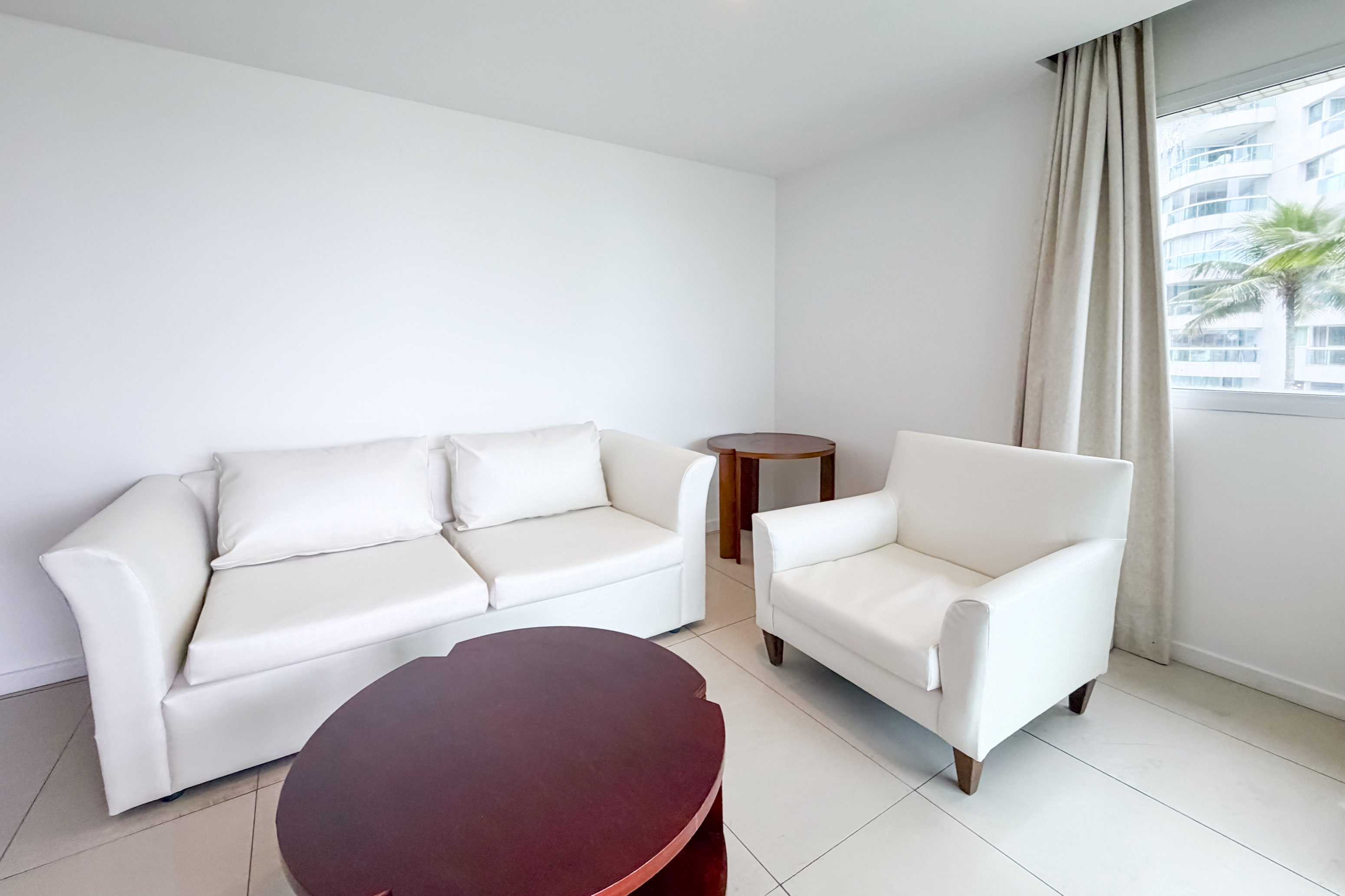 Guest room at the Wyndham Rio Barra in Rio de Janeiro, Other than US/Canada