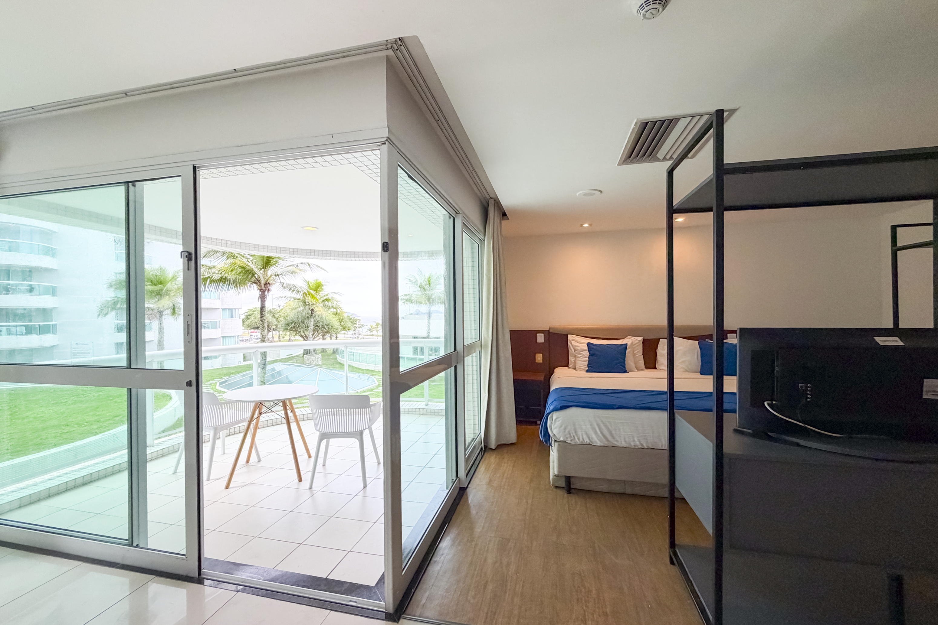 Guest room at the Wyndham Rio Barra in Rio de Janeiro, Other than US/Canada