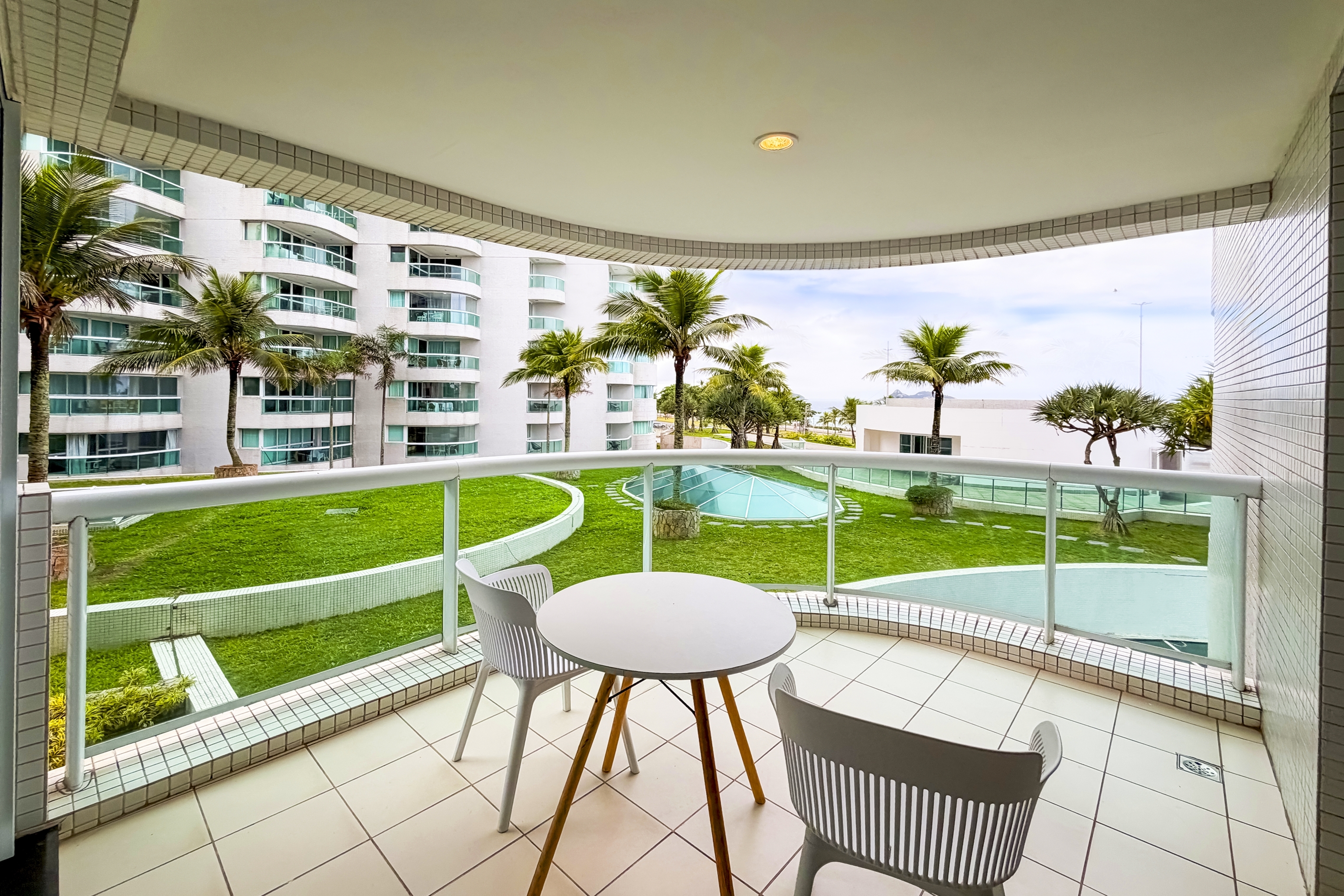Guest room at the Wyndham Rio Barra in Rio de Janeiro, Other than US/Canada