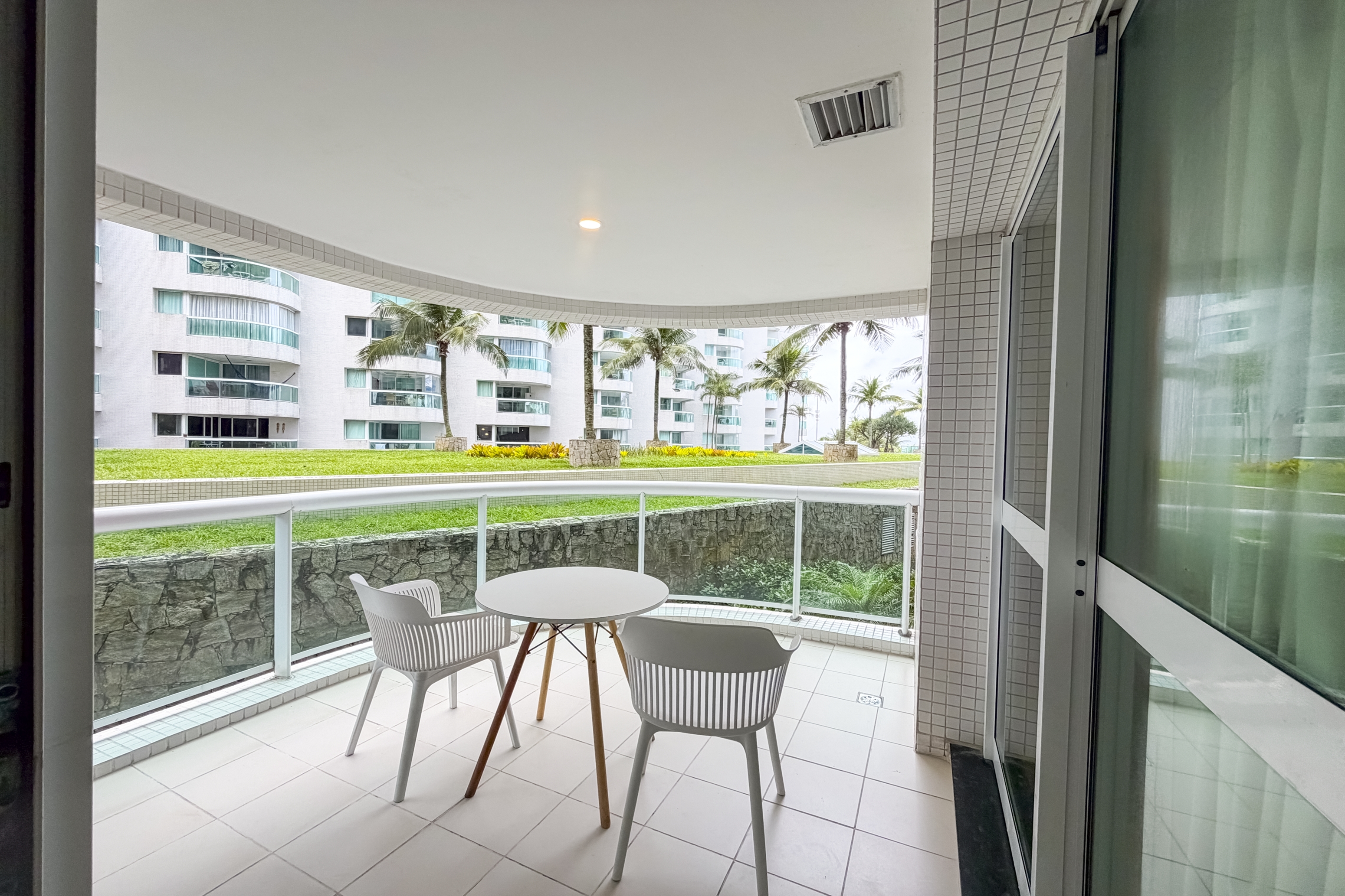 Guest room at the Wyndham Rio Barra in Rio de Janeiro, Other than US/Canada