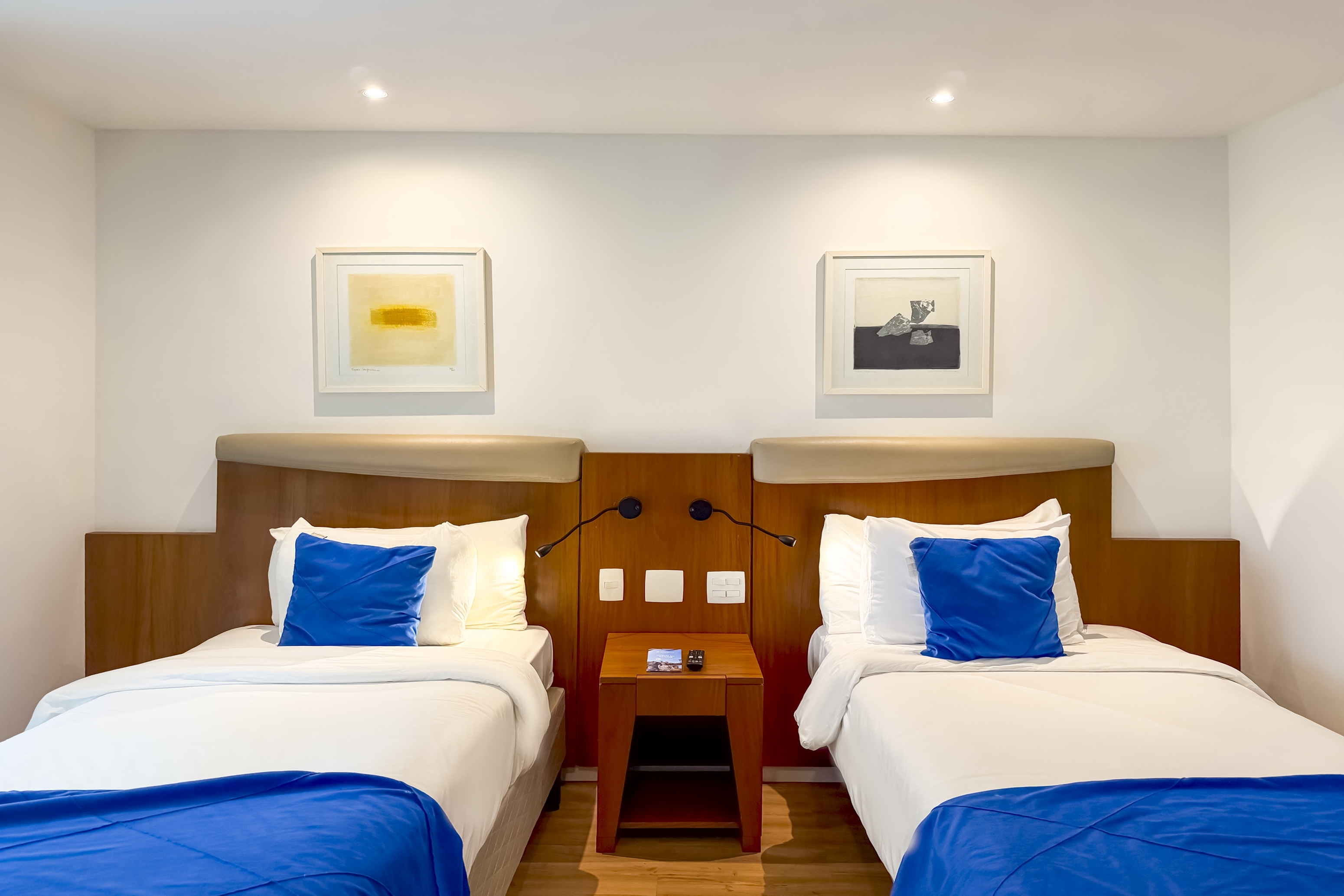 Guest room at the Wyndham Rio Barra in Rio de Janeiro, Other than US/Canada