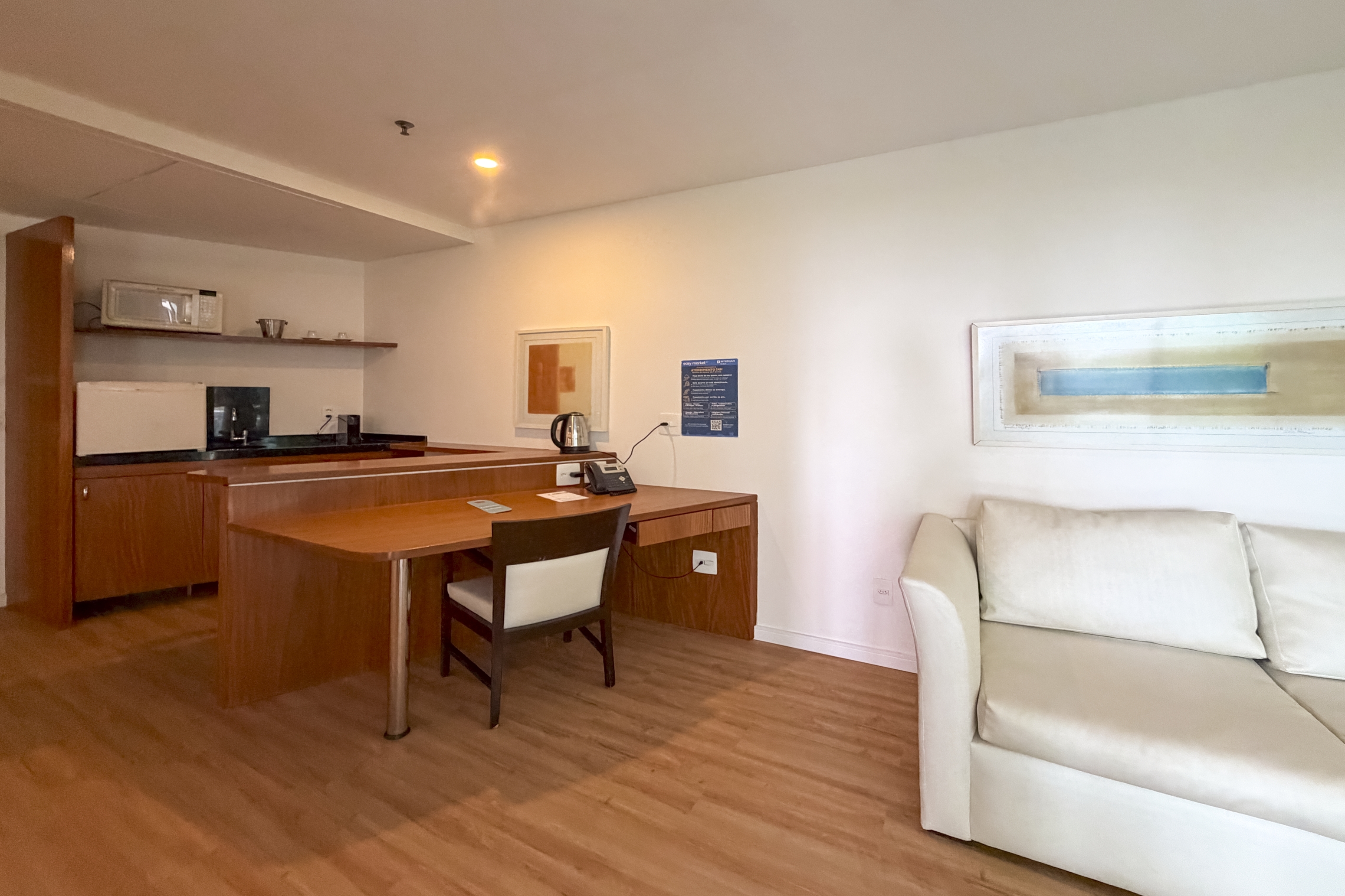 Guest room at the Wyndham Rio Barra in Rio de Janeiro, Other than US/Canada