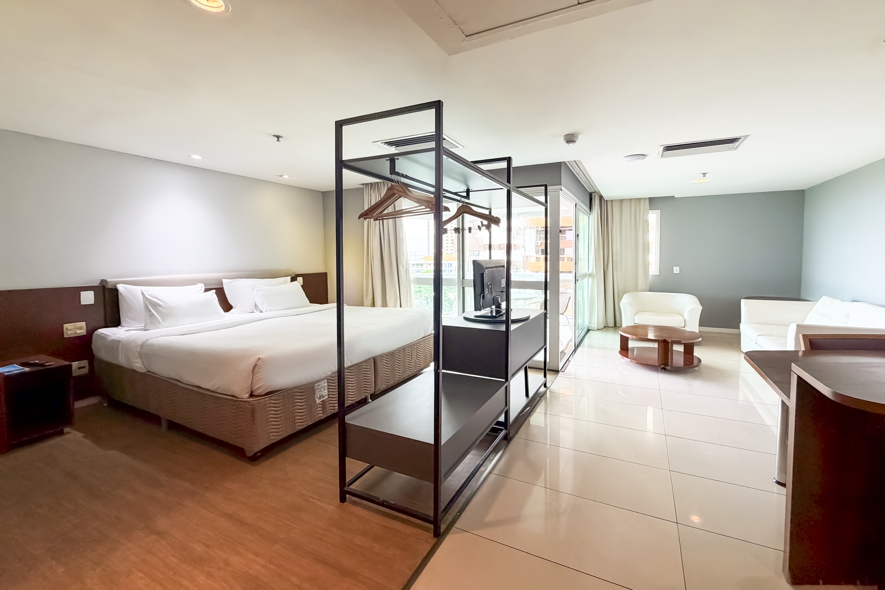Guest room at the Wyndham Rio Barra in Rio de Janeiro, Other than US/Canada