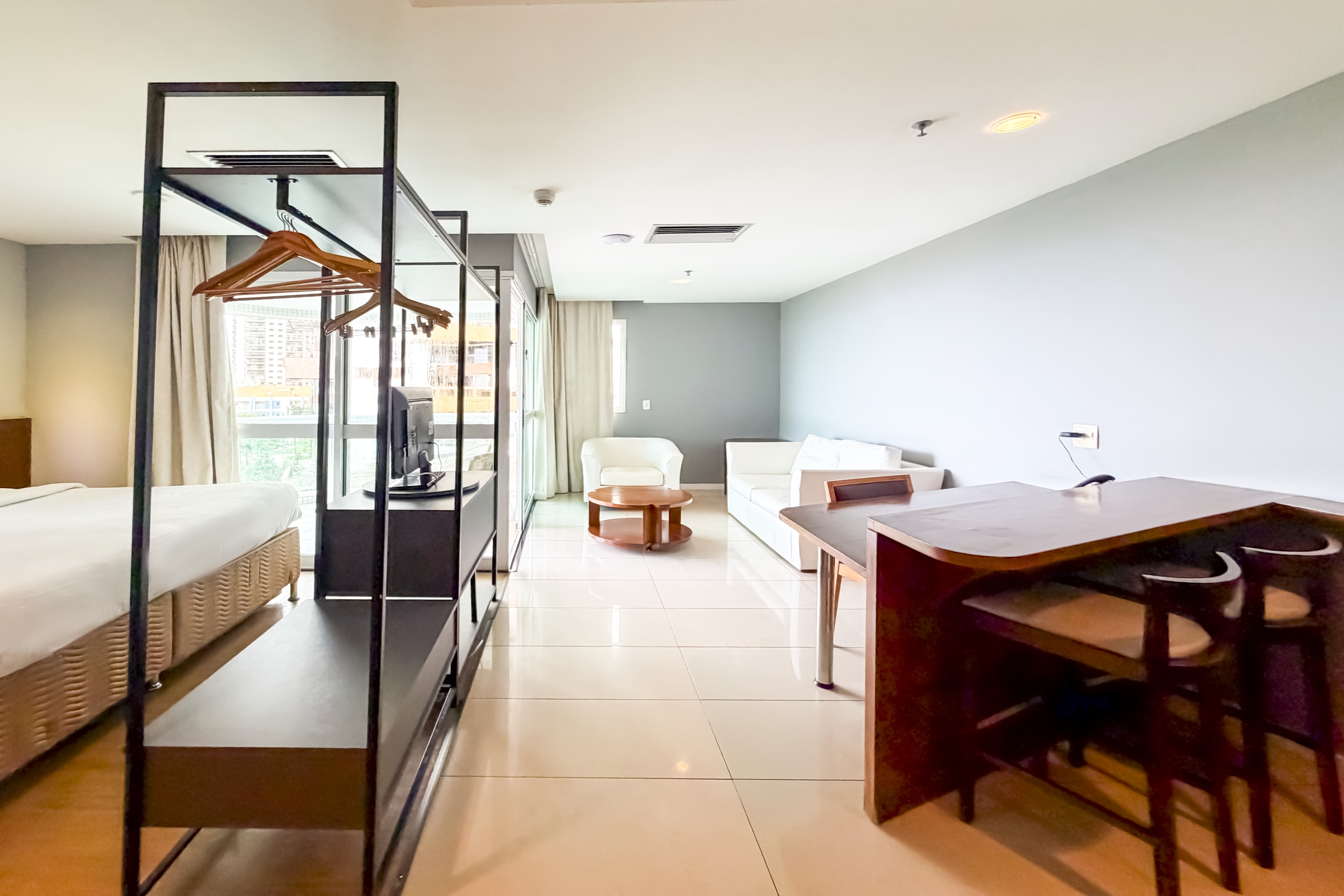 Guest room at the Wyndham Rio Barra in Rio de Janeiro, Other than US/Canada