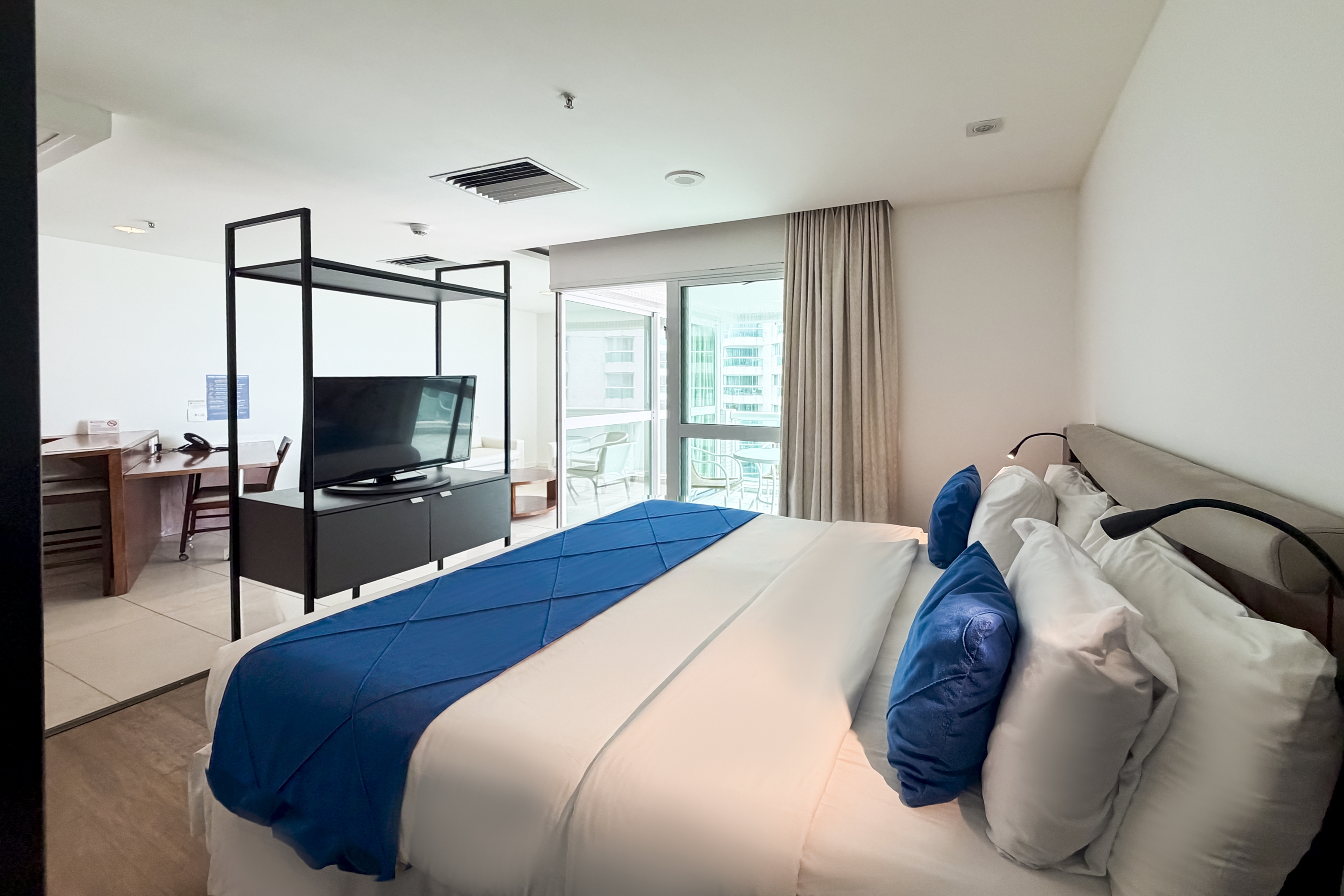 Guest room at the Wyndham Rio Barra in Rio de Janeiro, Other than US/Canada