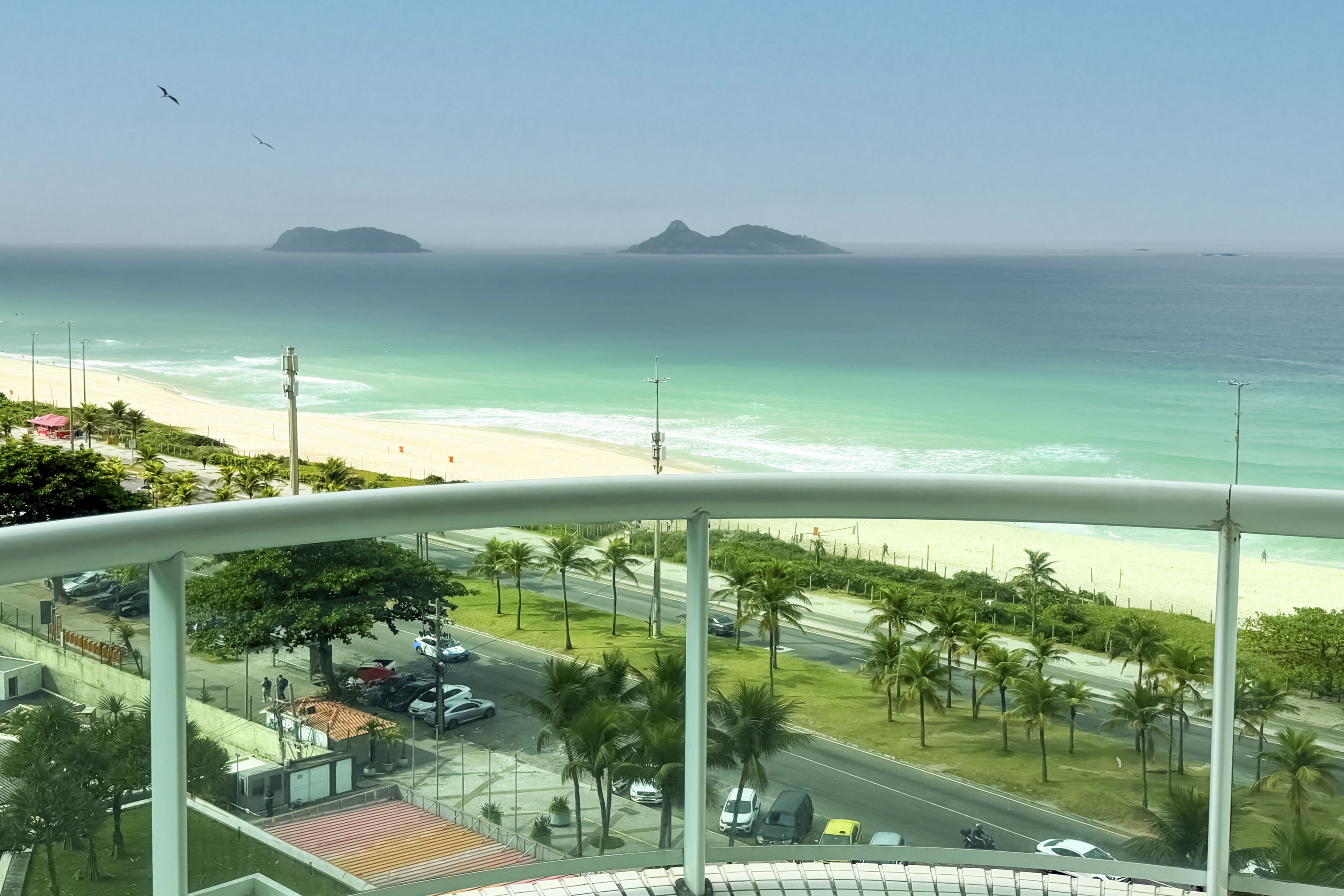 Guest room at the Wyndham Rio Barra in Rio de Janeiro, Other than US/Canada