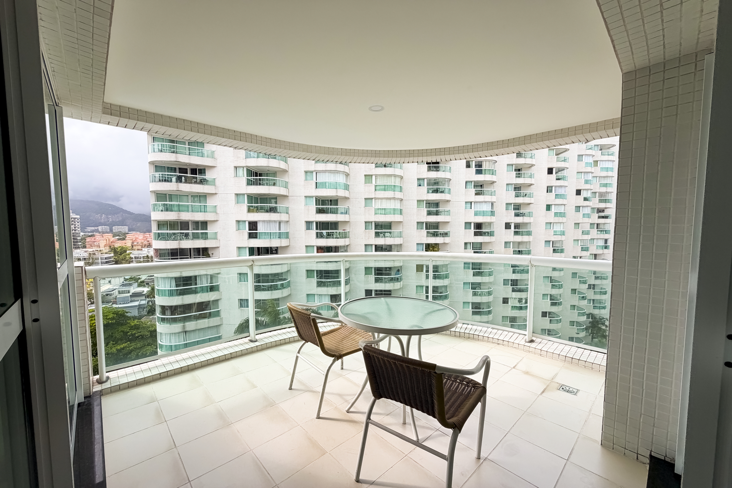 Guest room at the Wyndham Rio Barra in Rio de Janeiro, Other than US/Canada