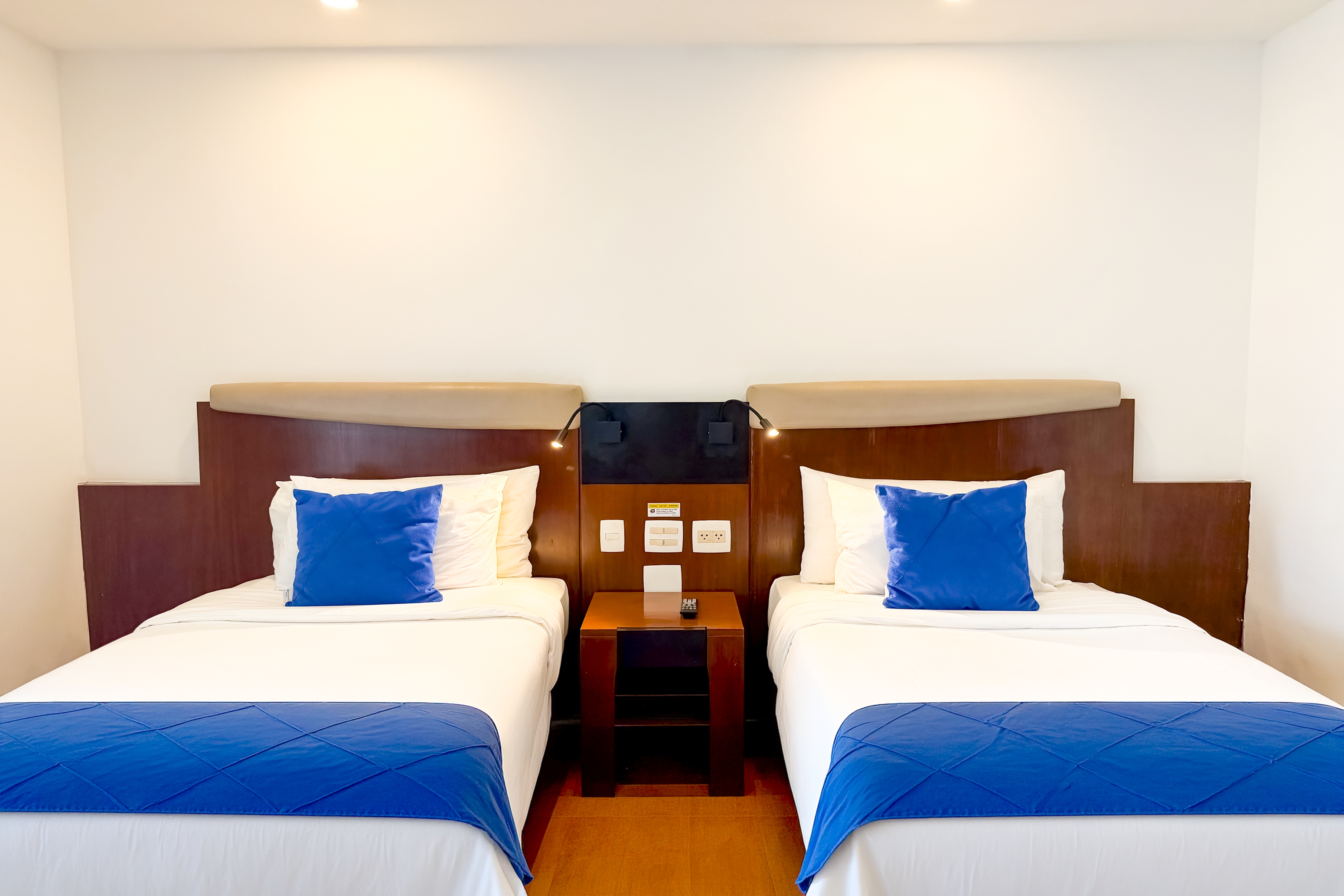 Guest room at the Wyndham Rio Barra in Rio de Janeiro, Other than US/Canada
