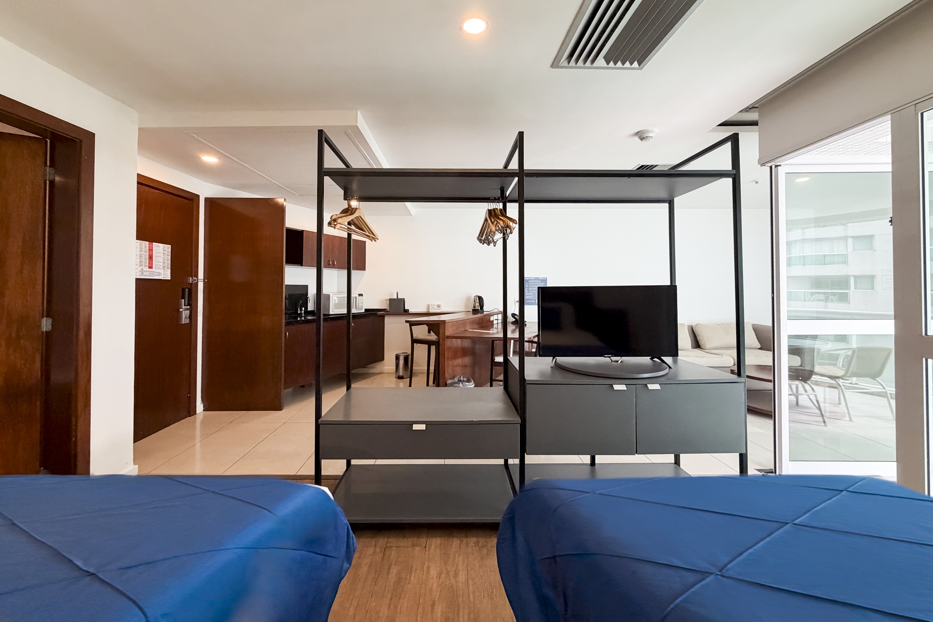 Guest room at the Wyndham Rio Barra in Rio de Janeiro, Other than US/Canada