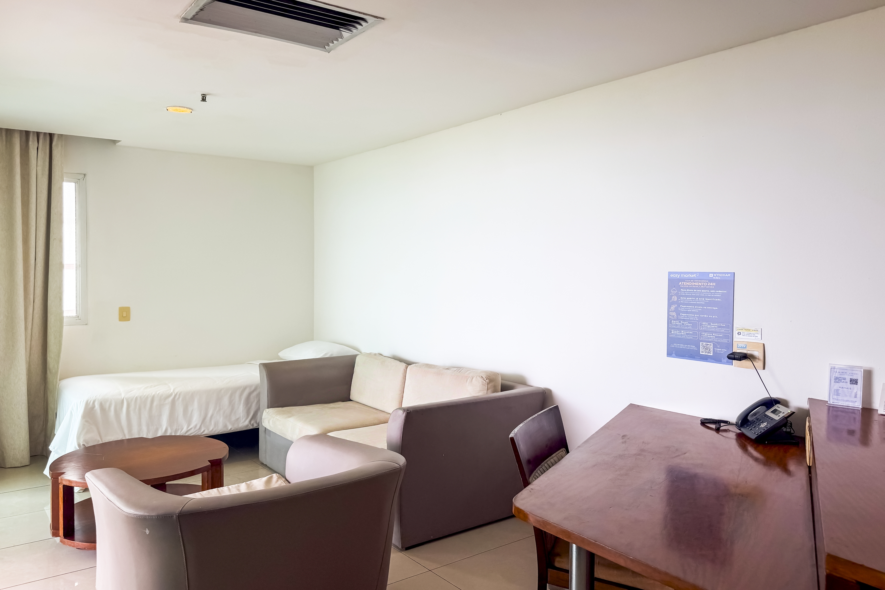 Guest room at the Wyndham Rio Barra in Rio de Janeiro, Other than US/Canada