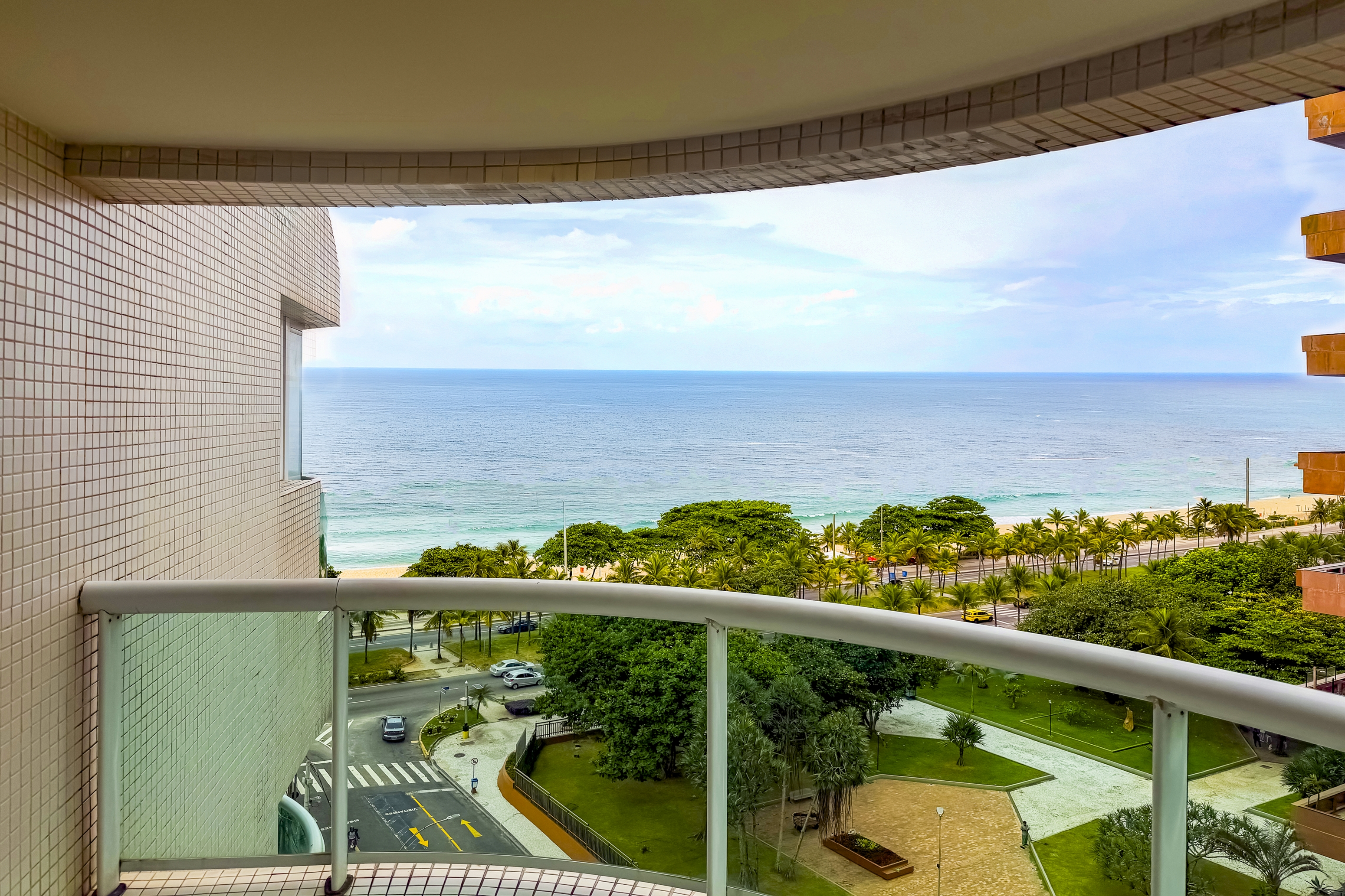 Guest room at the Wyndham Rio Barra in Rio de Janeiro, Other than US/Canada
