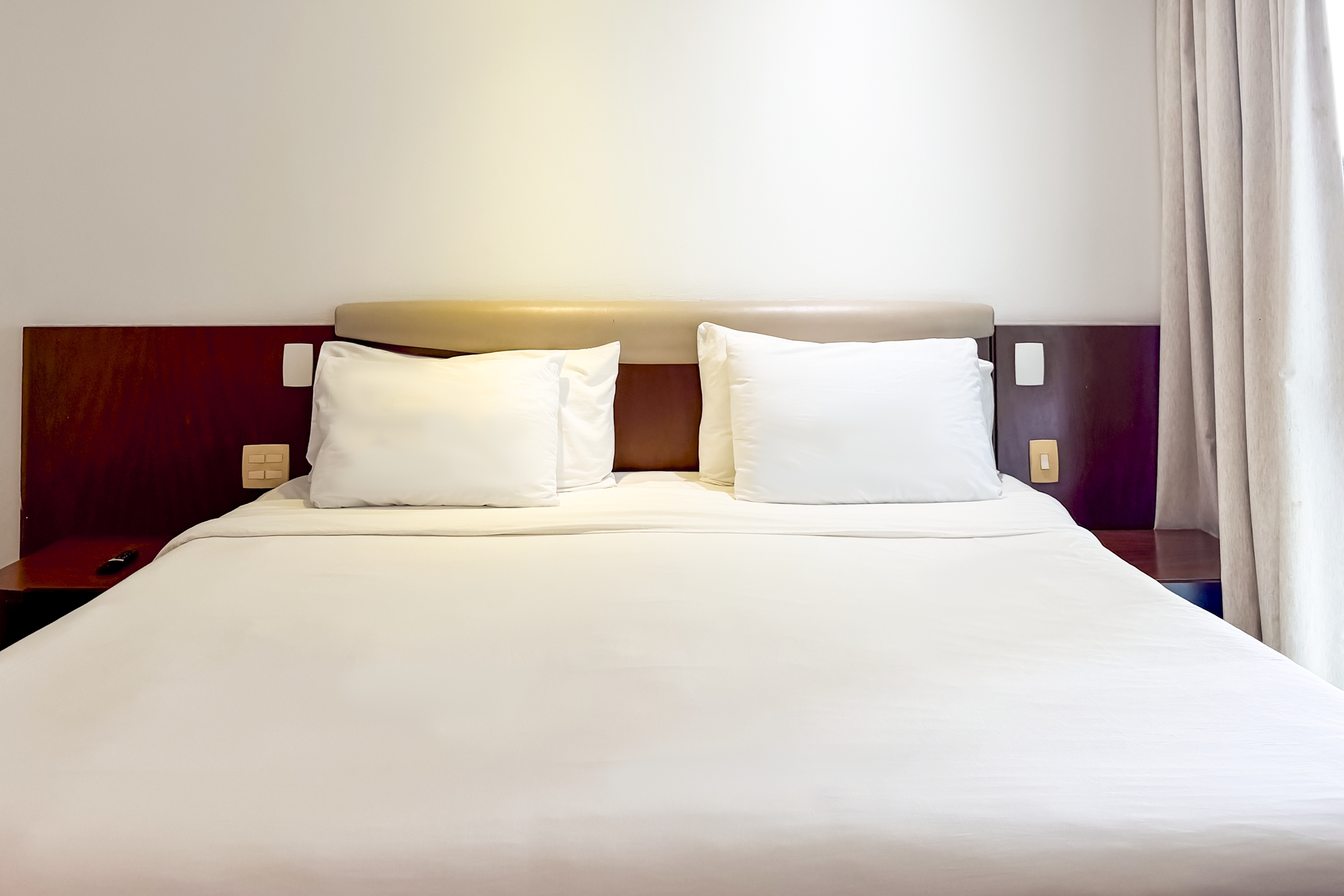 Guest room at the Wyndham Rio Barra in Rio de Janeiro, Other than US/Canada