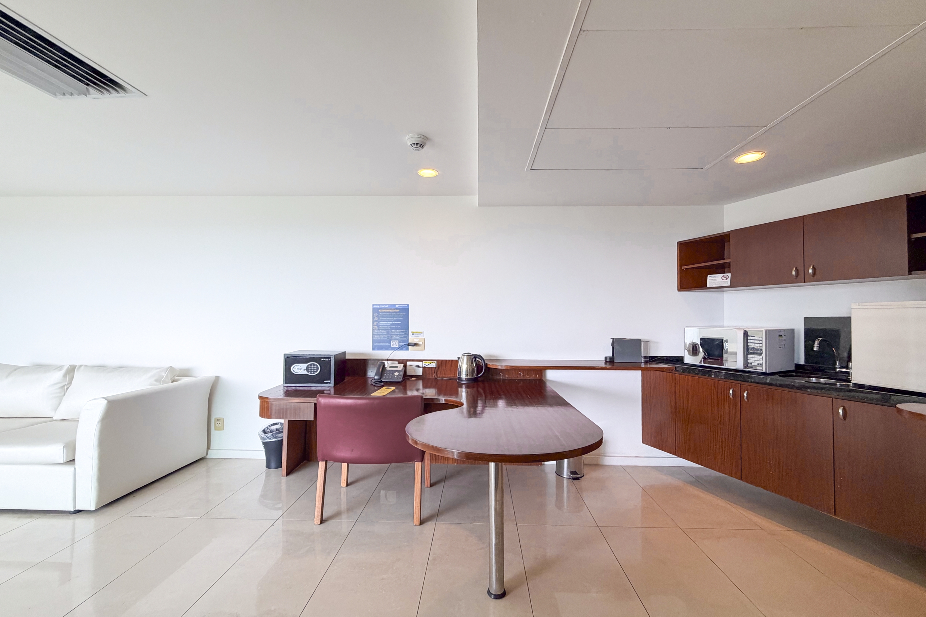 Guest room at the Wyndham Rio Barra in Rio de Janeiro, Other than US/Canada