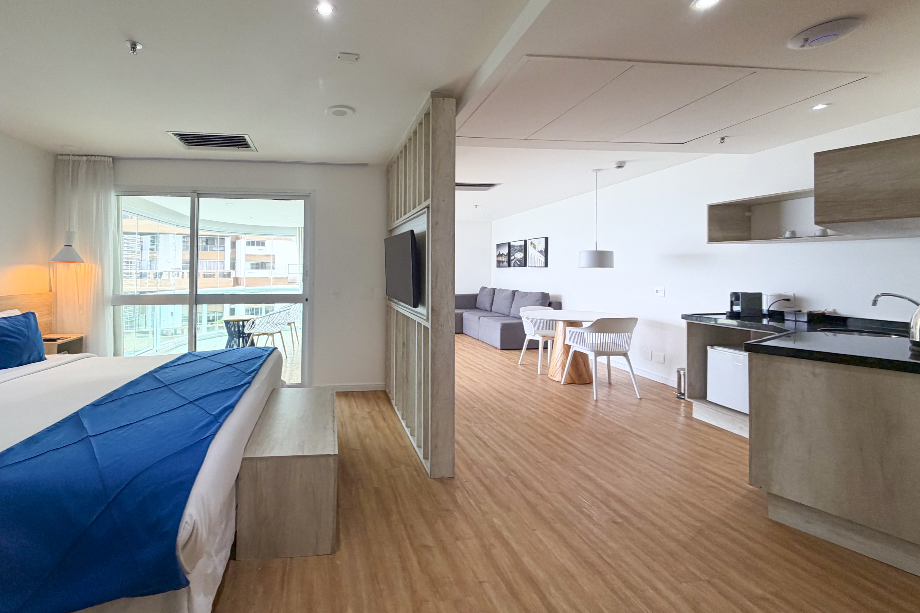 Guest room at the Wyndham Rio Barra in Rio de Janeiro, Other than US/Canada