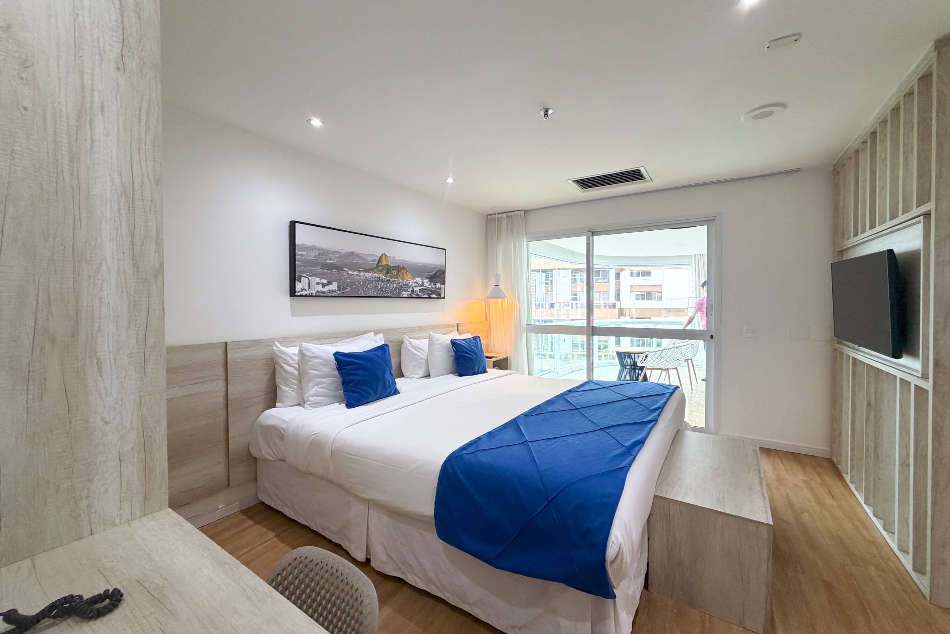 Guest room at the Wyndham Rio Barra in Rio de Janeiro, Other than US/Canada